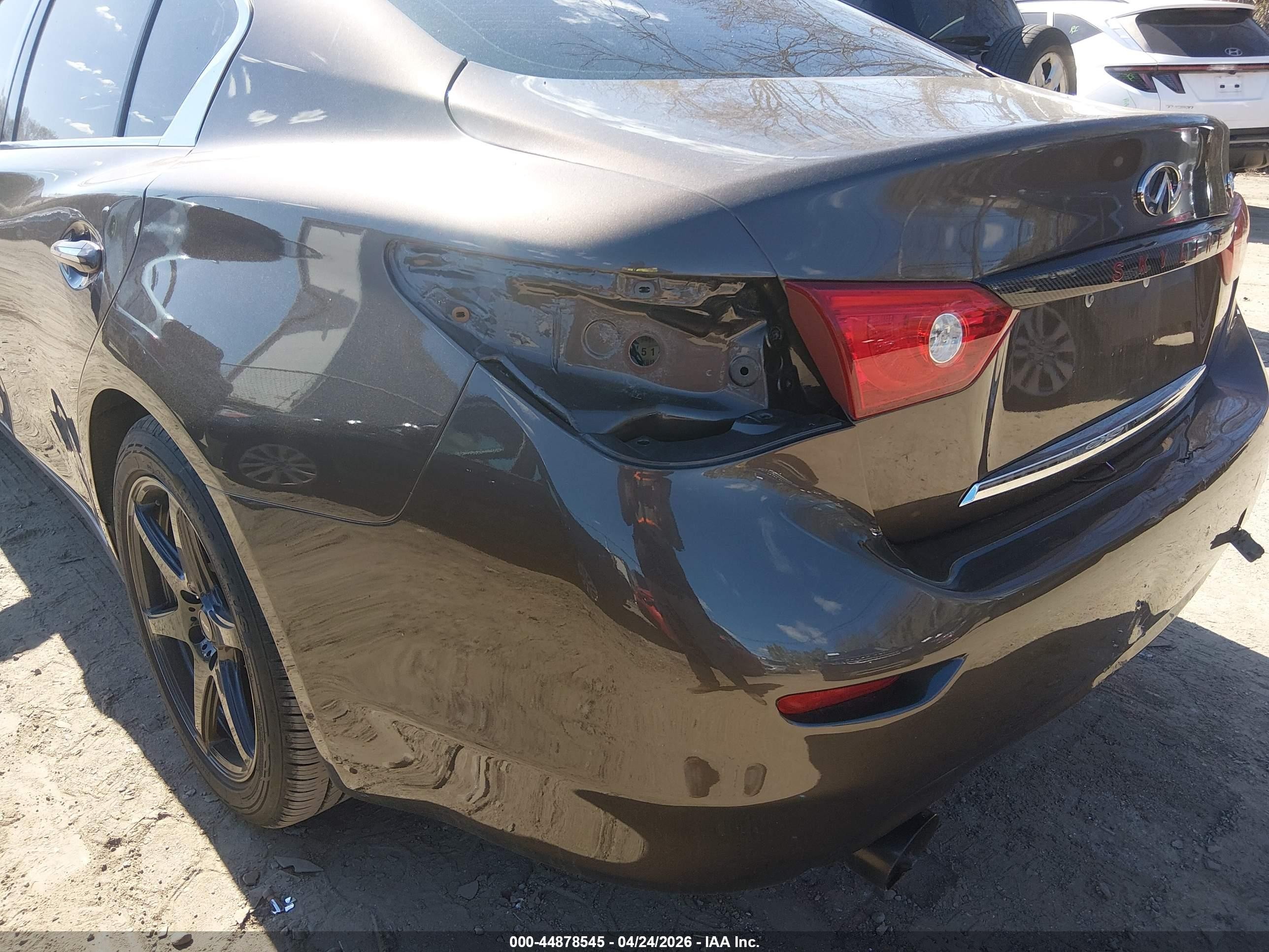 2015 Infiniti Q50 Premium Черный vin: JN1BV7ARXFM421194