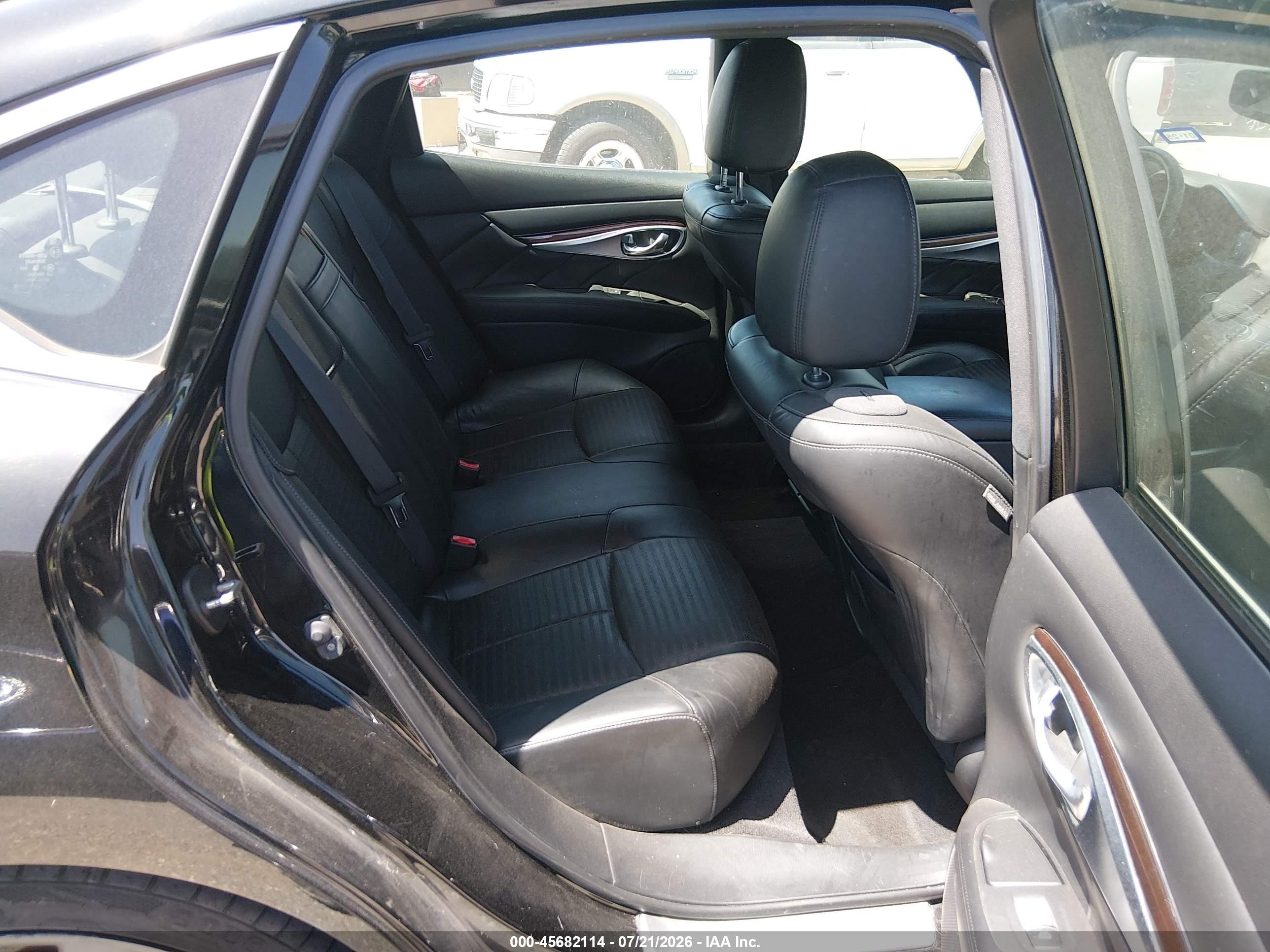 2015 Infiniti Q70 3.7 Black vin: JN1BY1AP0FM542299