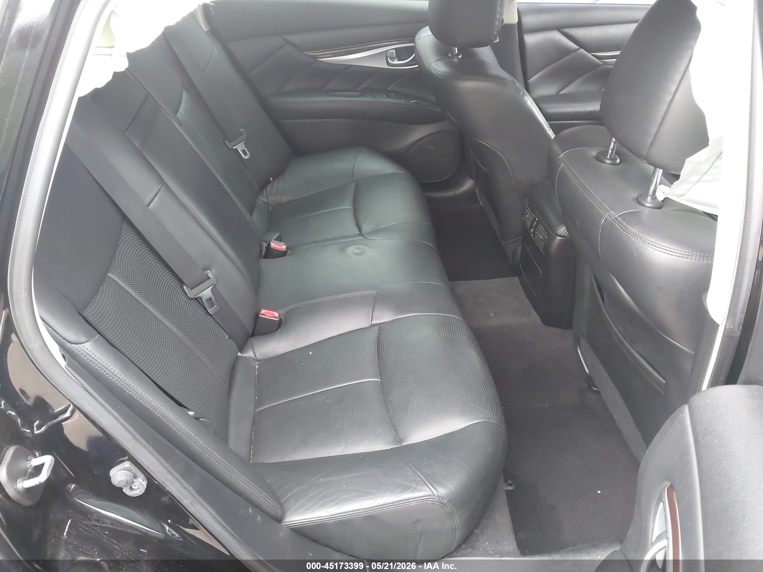 2015 Infiniti Q70 3.7 Черный vin: JN1BY1AP0FM542562