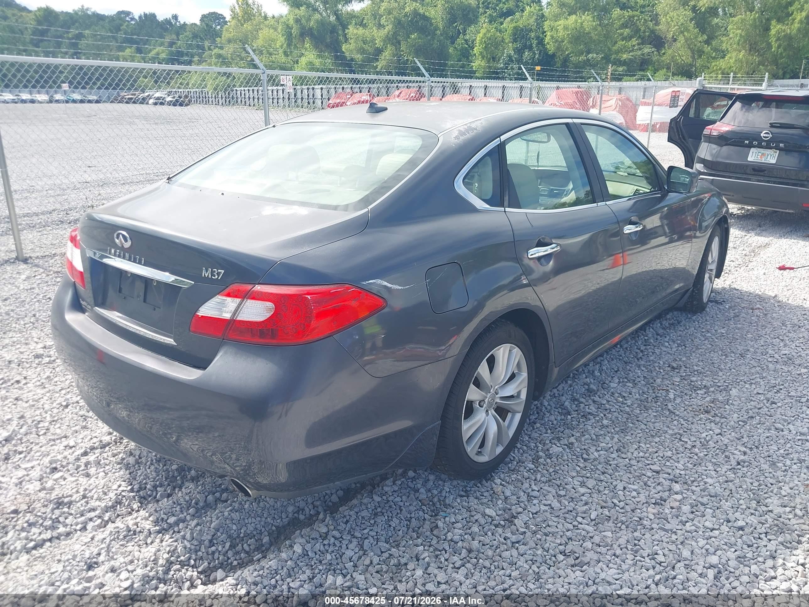 2011 Infiniti M37   Gray vin: JN1BY1AP1BM324592