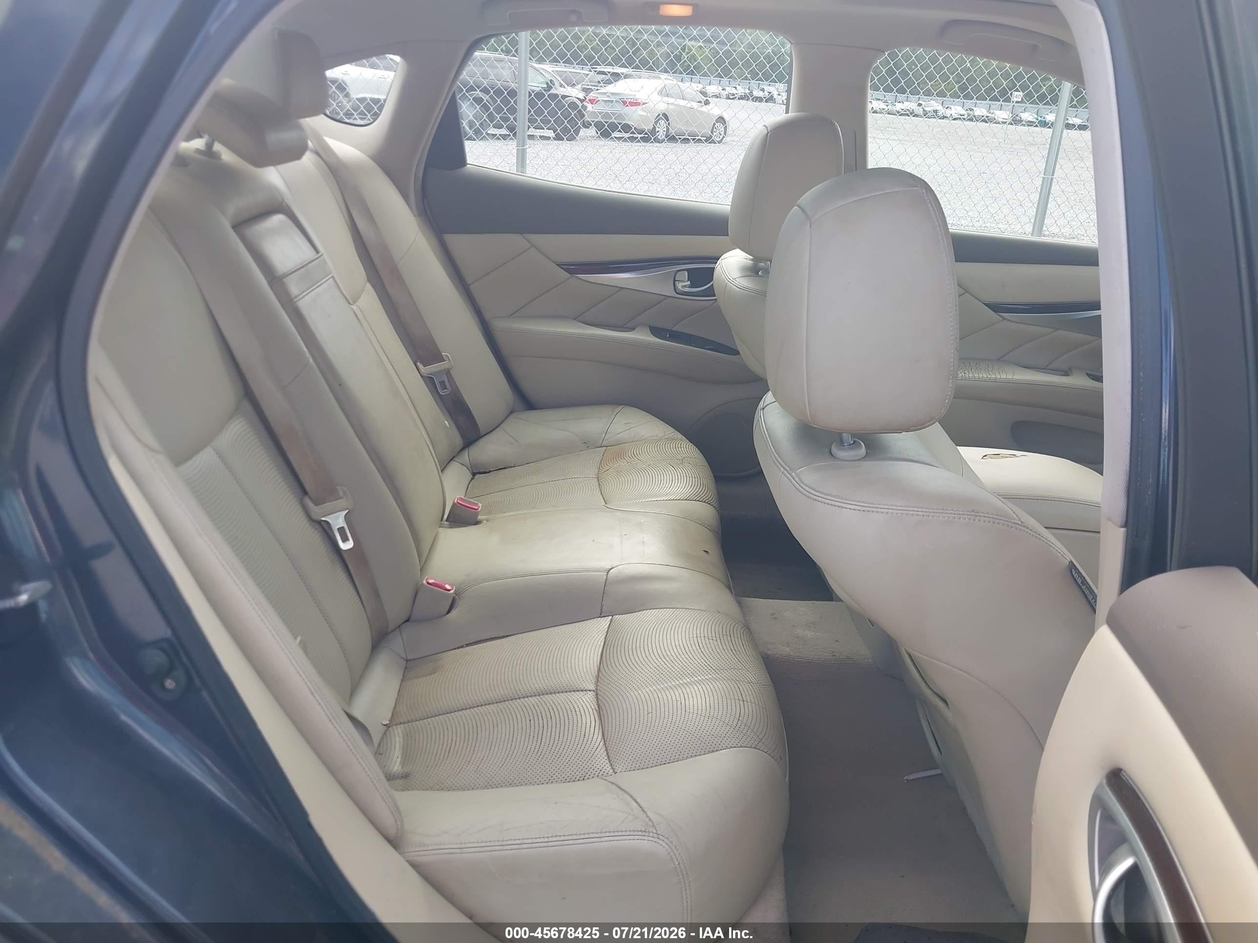 2011 Infiniti M37   Gray vin: JN1BY1AP1BM324592