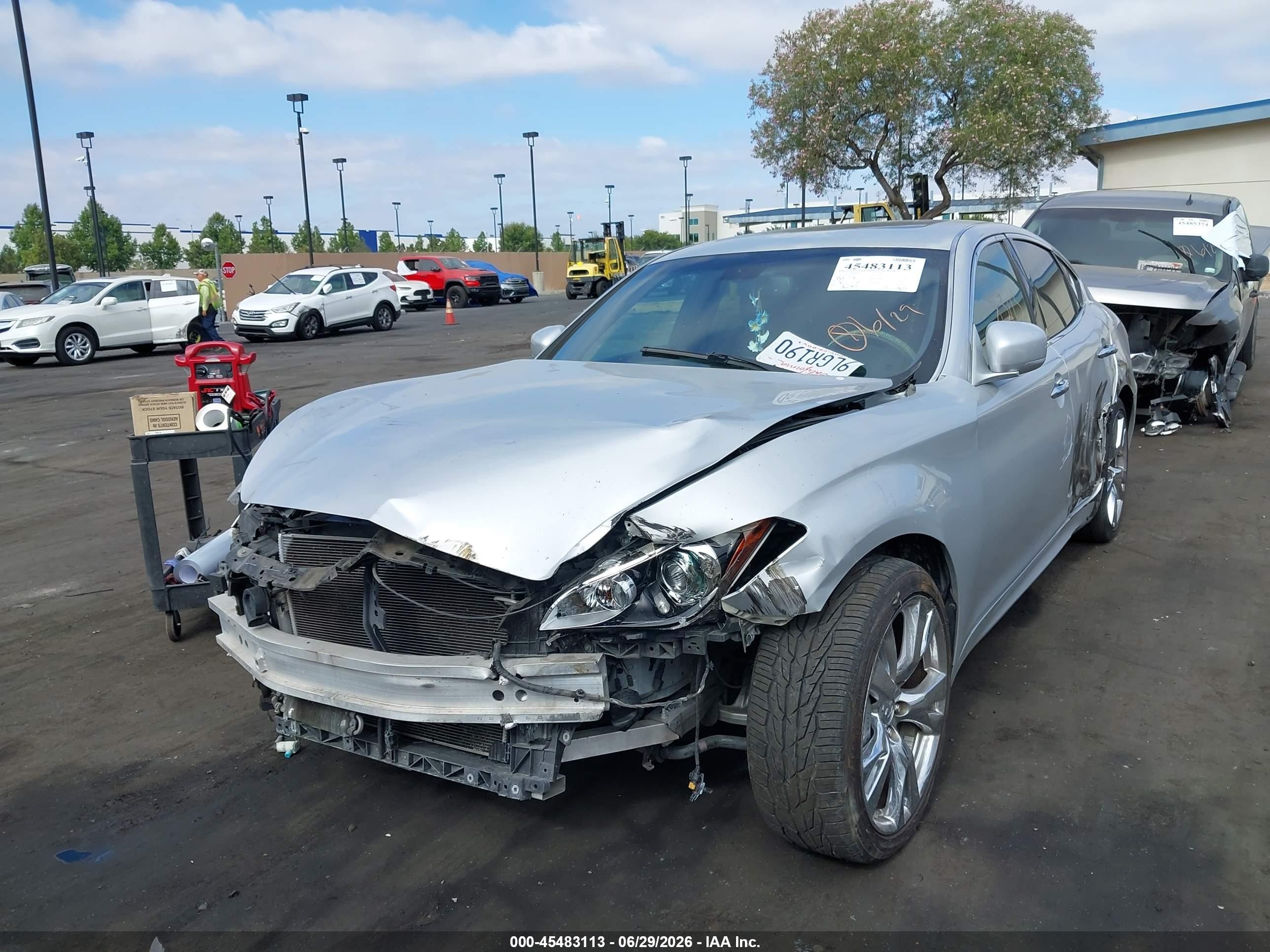 2013 Infiniti M37   Silver vin: JN1BY1AP1DM513844
