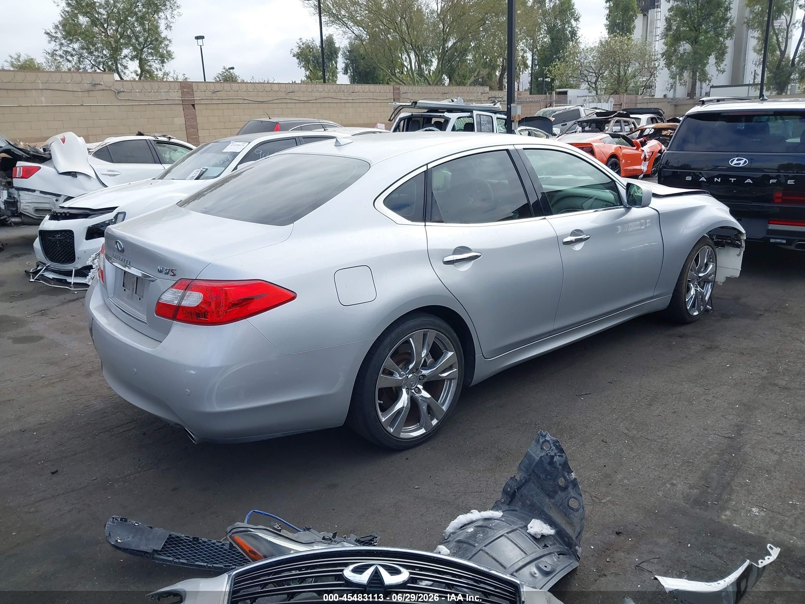 2013 Infiniti M37   Silver vin: JN1BY1AP1DM513844