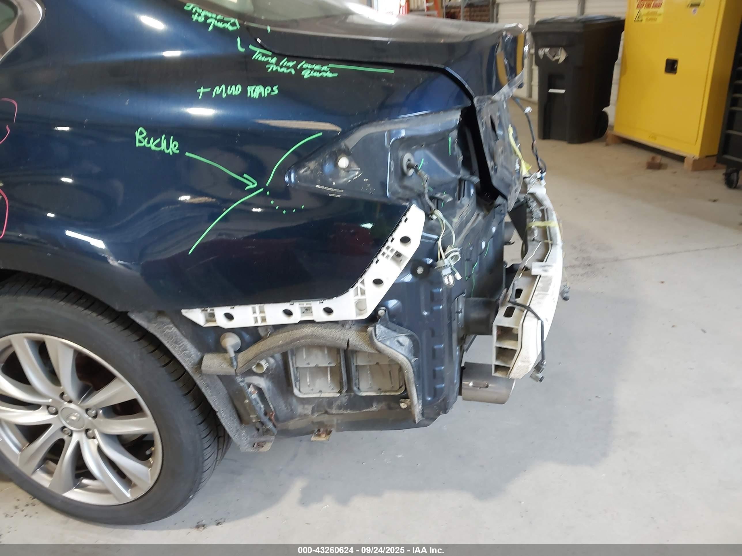 2015 Infiniti Q70 3.7 Blue vin: JN1BY1AP1FM540111