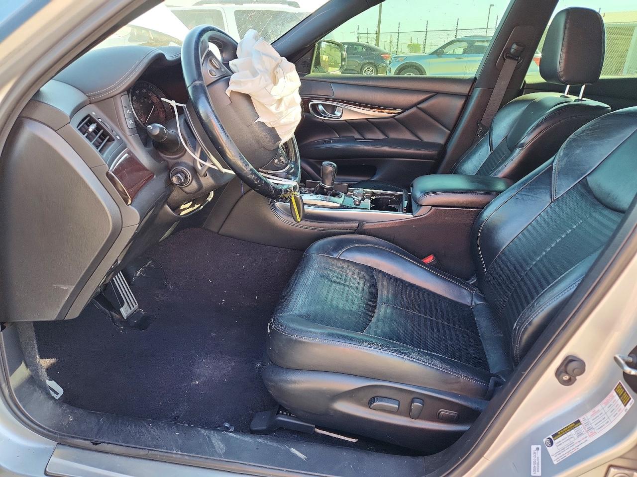 2015 Infiniti Q70 3.7 Blue vin: JN1BY1AP1FM541565