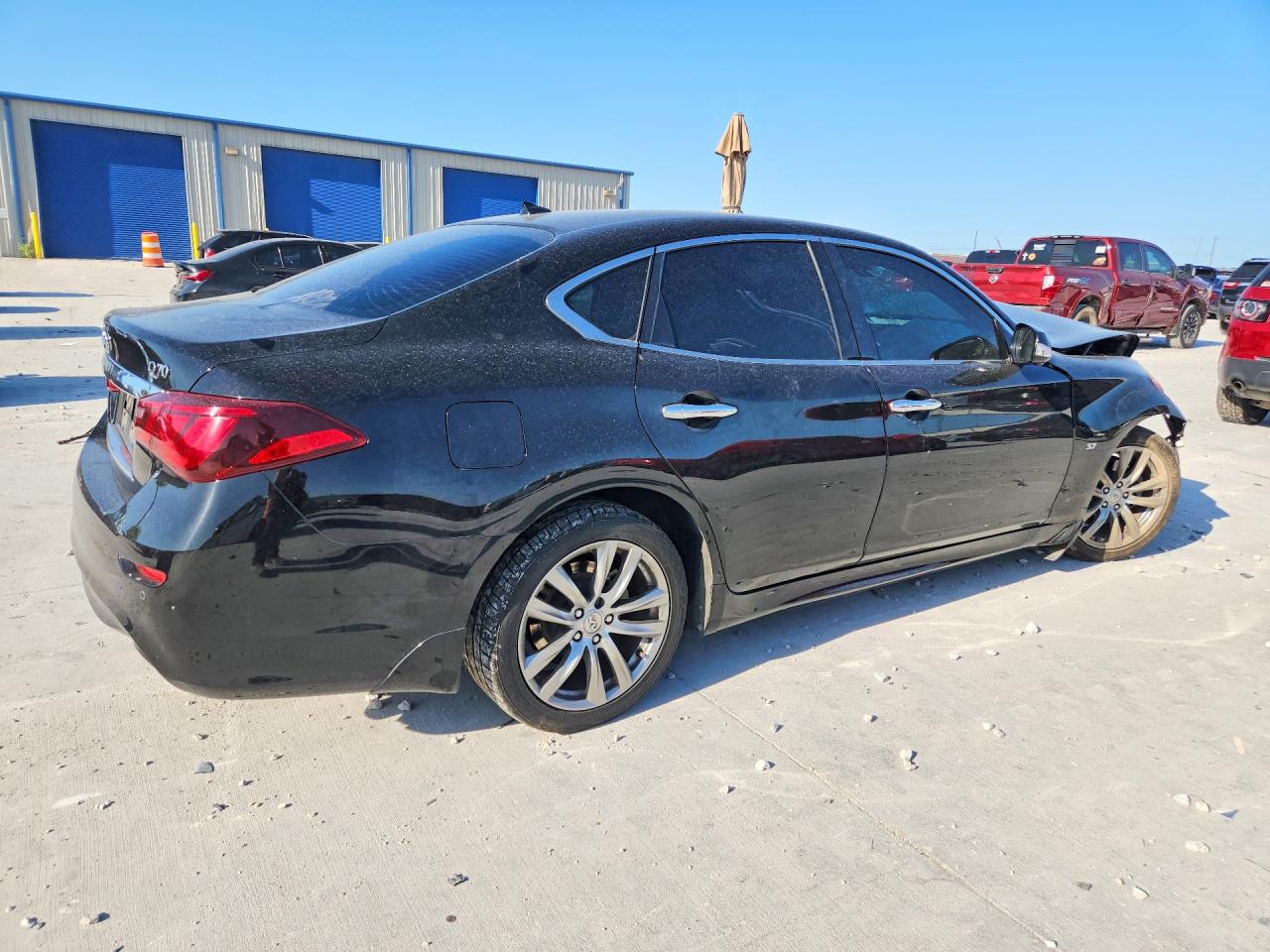 2016 Infiniti Q70 3.7 Black vin: JN1BY1AP1GM220983