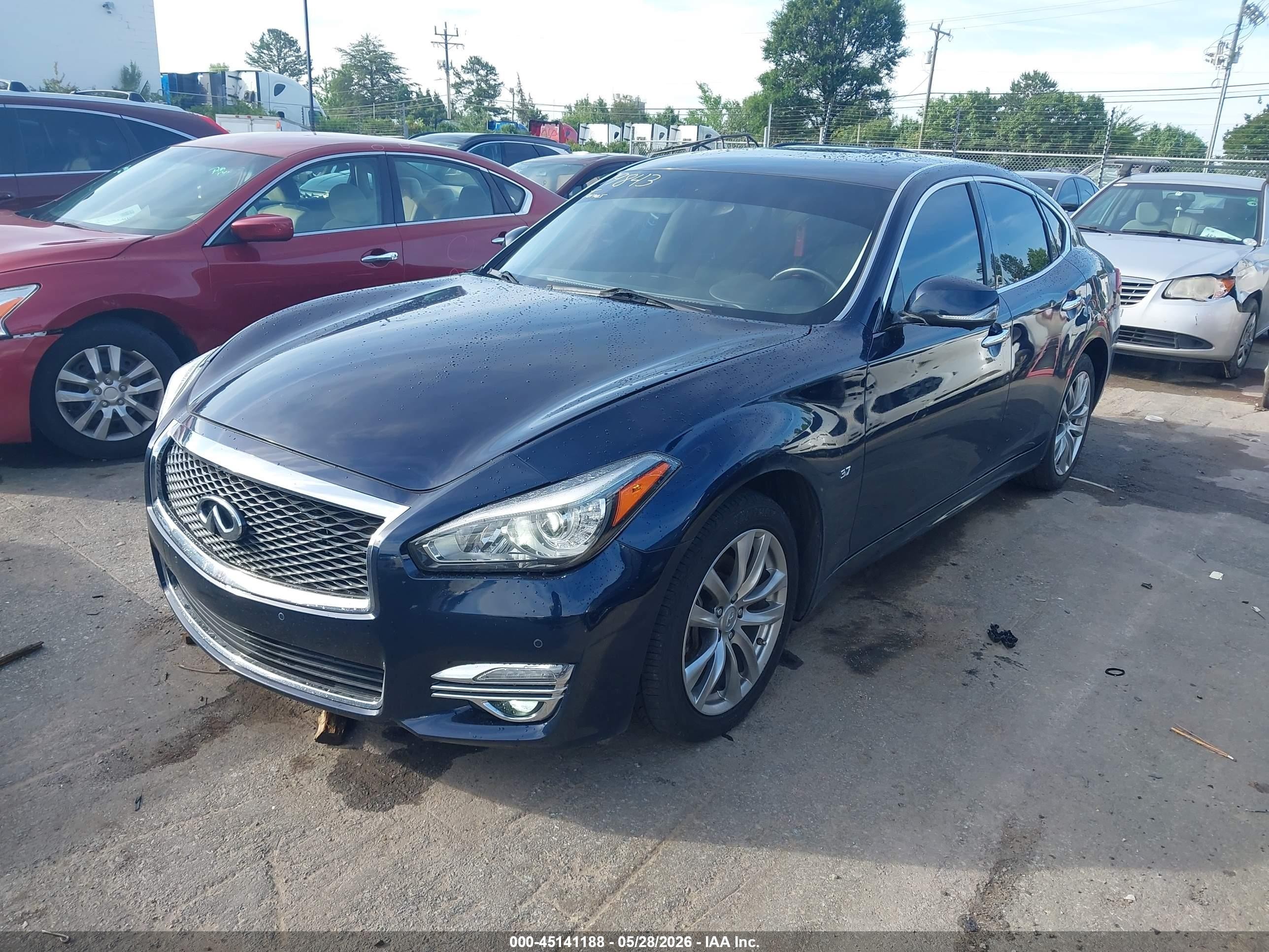 2018 Infiniti Q70 3.7 Luxe Blue vin: JN1BY1AP2JM181117