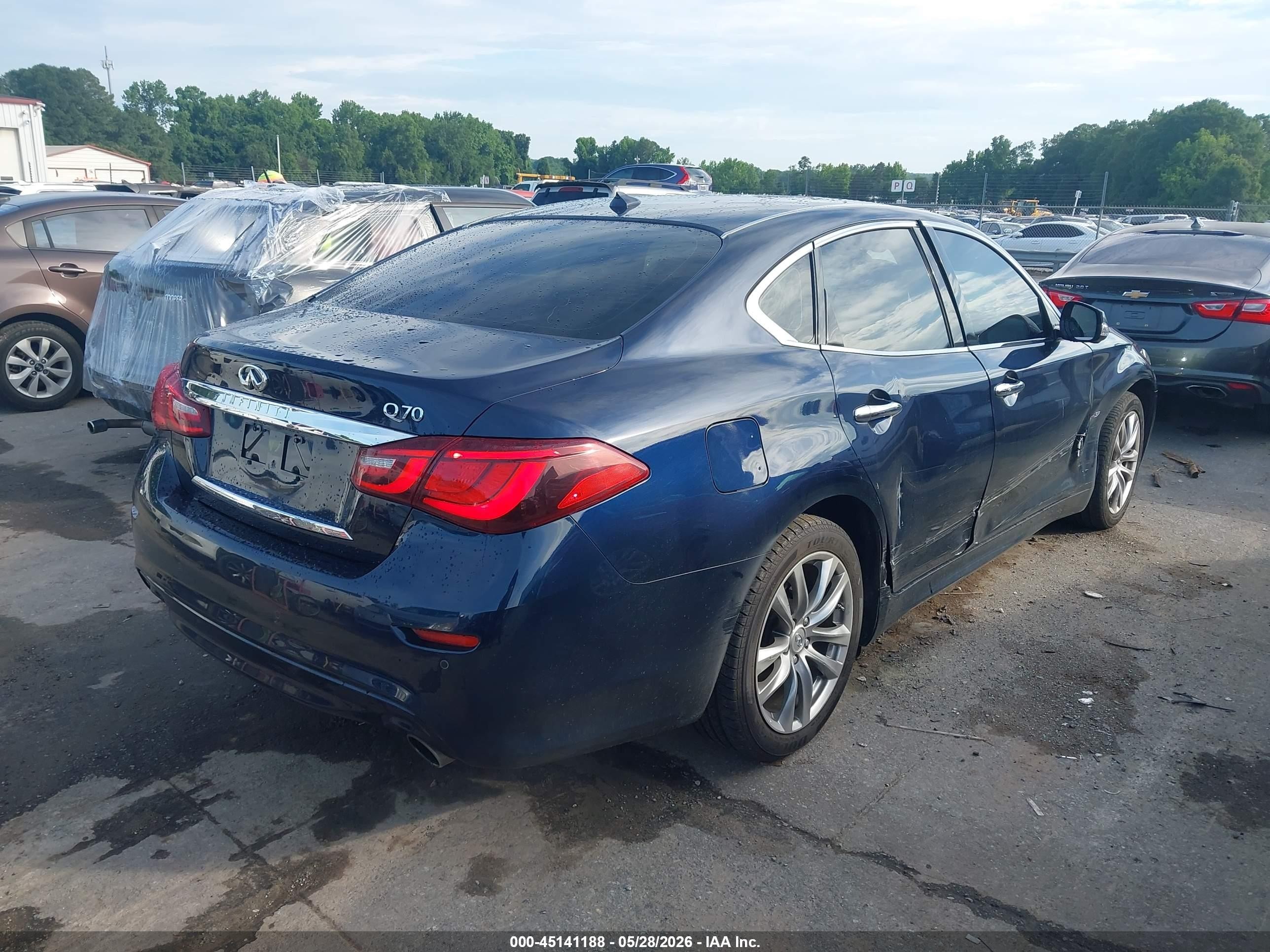 2018 Infiniti Q70 3.7 Luxe Blue vin: JN1BY1AP2JM181117