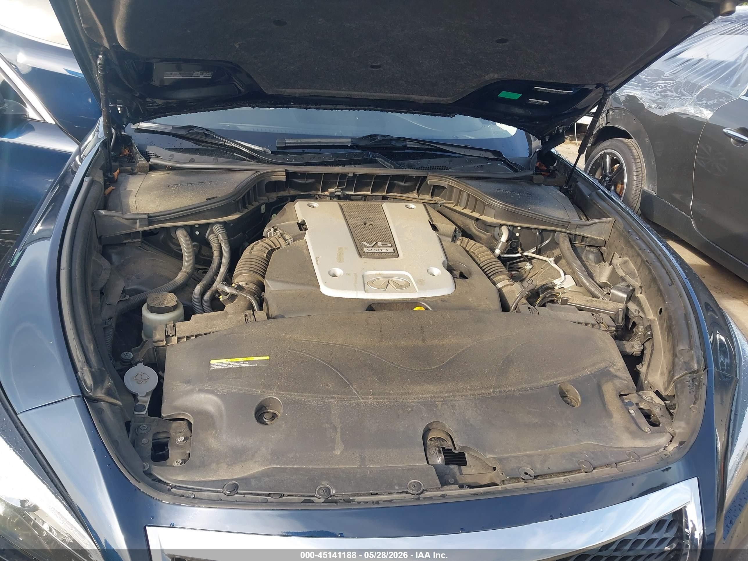 2018 Infiniti Q70 3.7 Luxe Blue vin: JN1BY1AP2JM181117