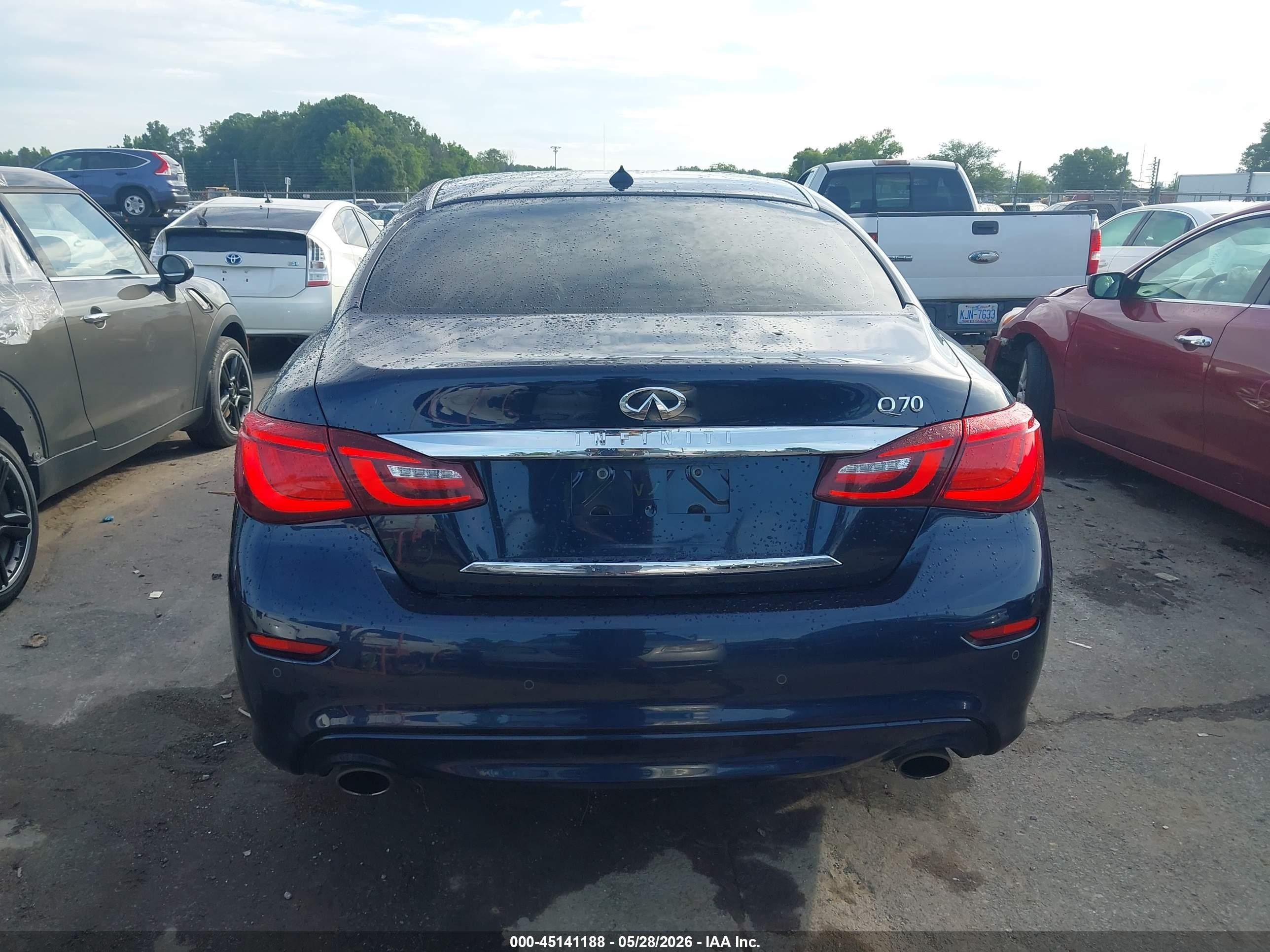 2018 Infiniti Q70 3.7 Luxe Blue vin: JN1BY1AP2JM181117