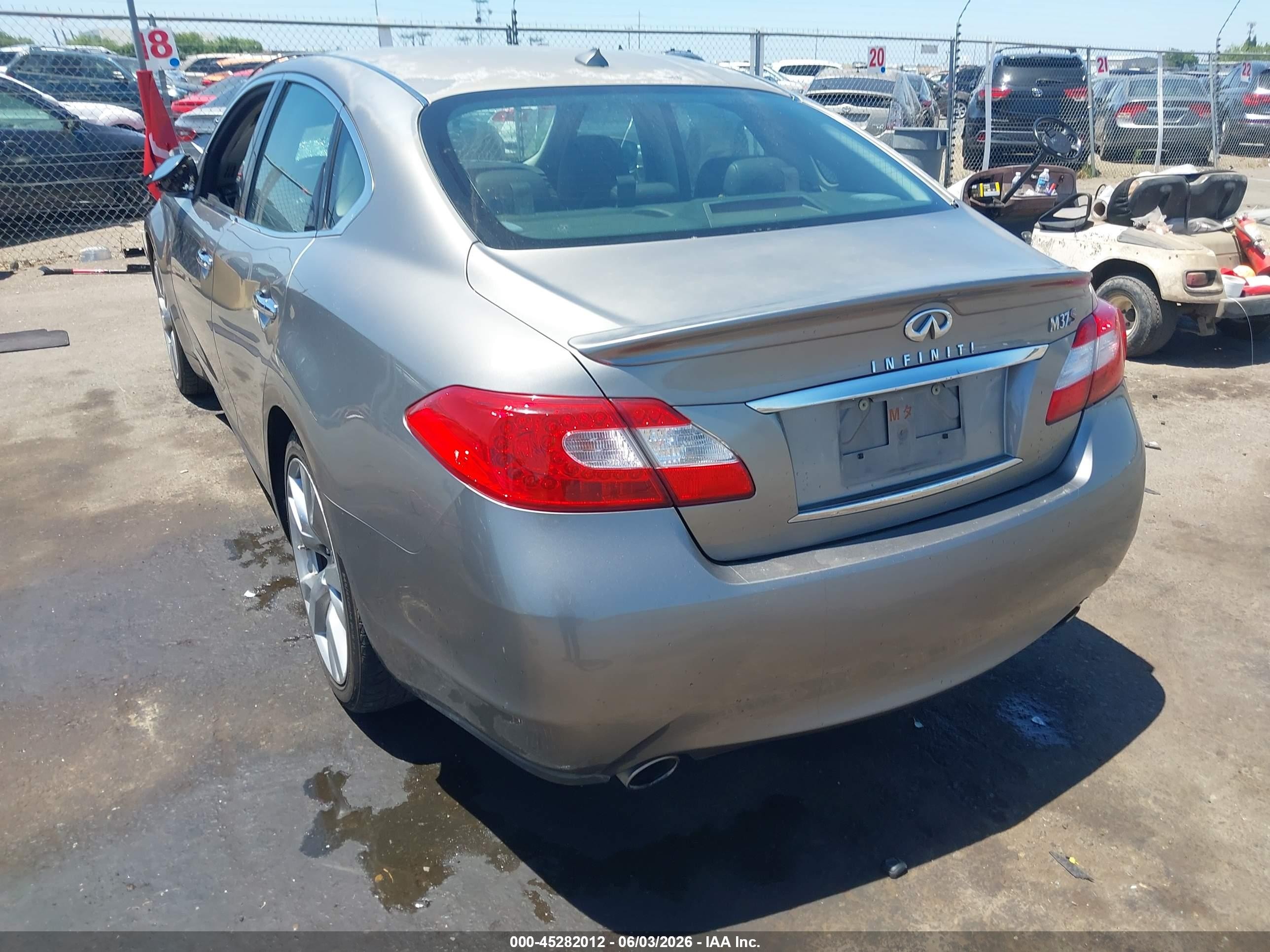 2011 Infiniti M37   Gray vin: JN1BY1AP4BM321959