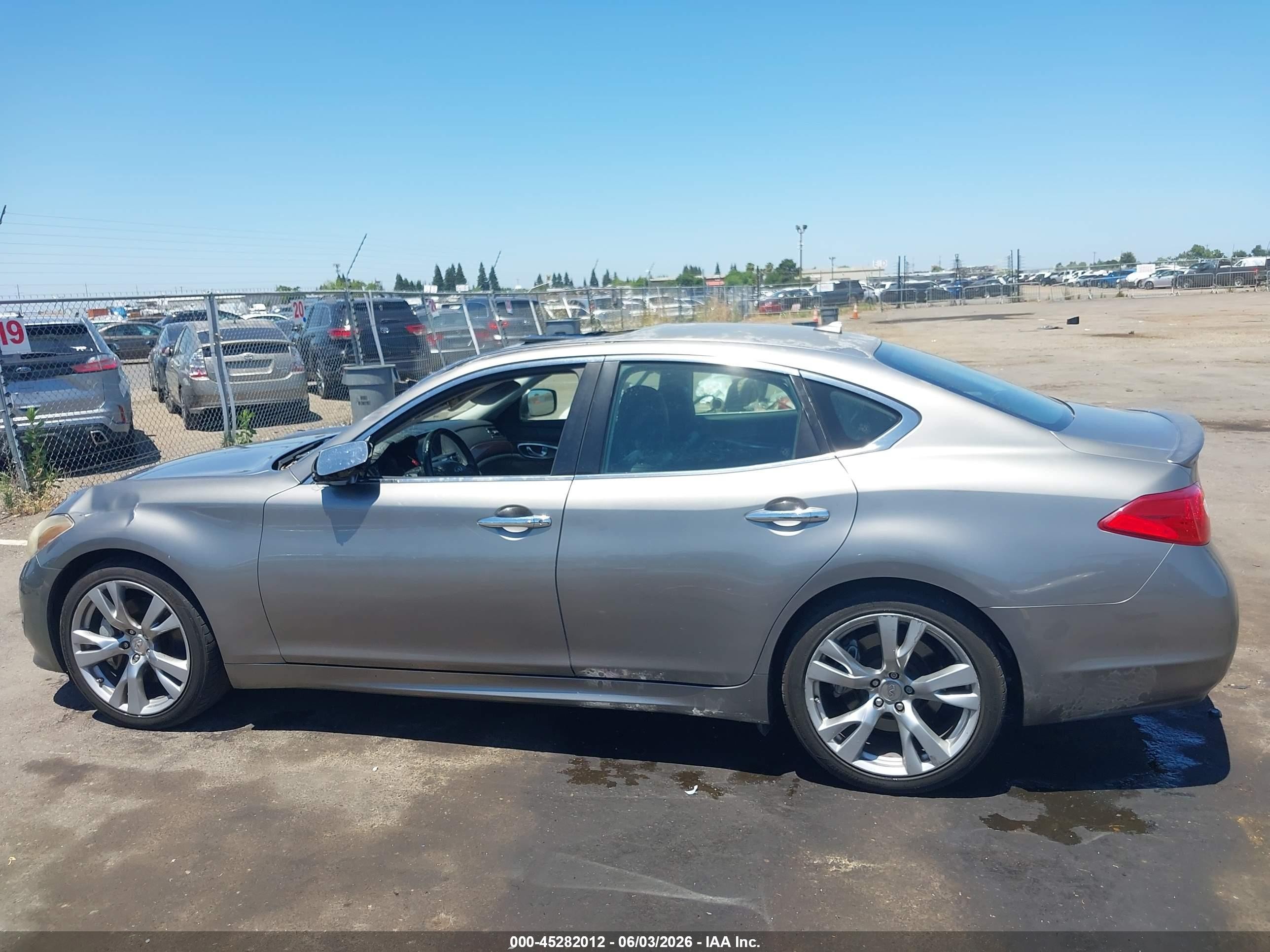 2011 Infiniti M37   Gray vin: JN1BY1AP4BM321959