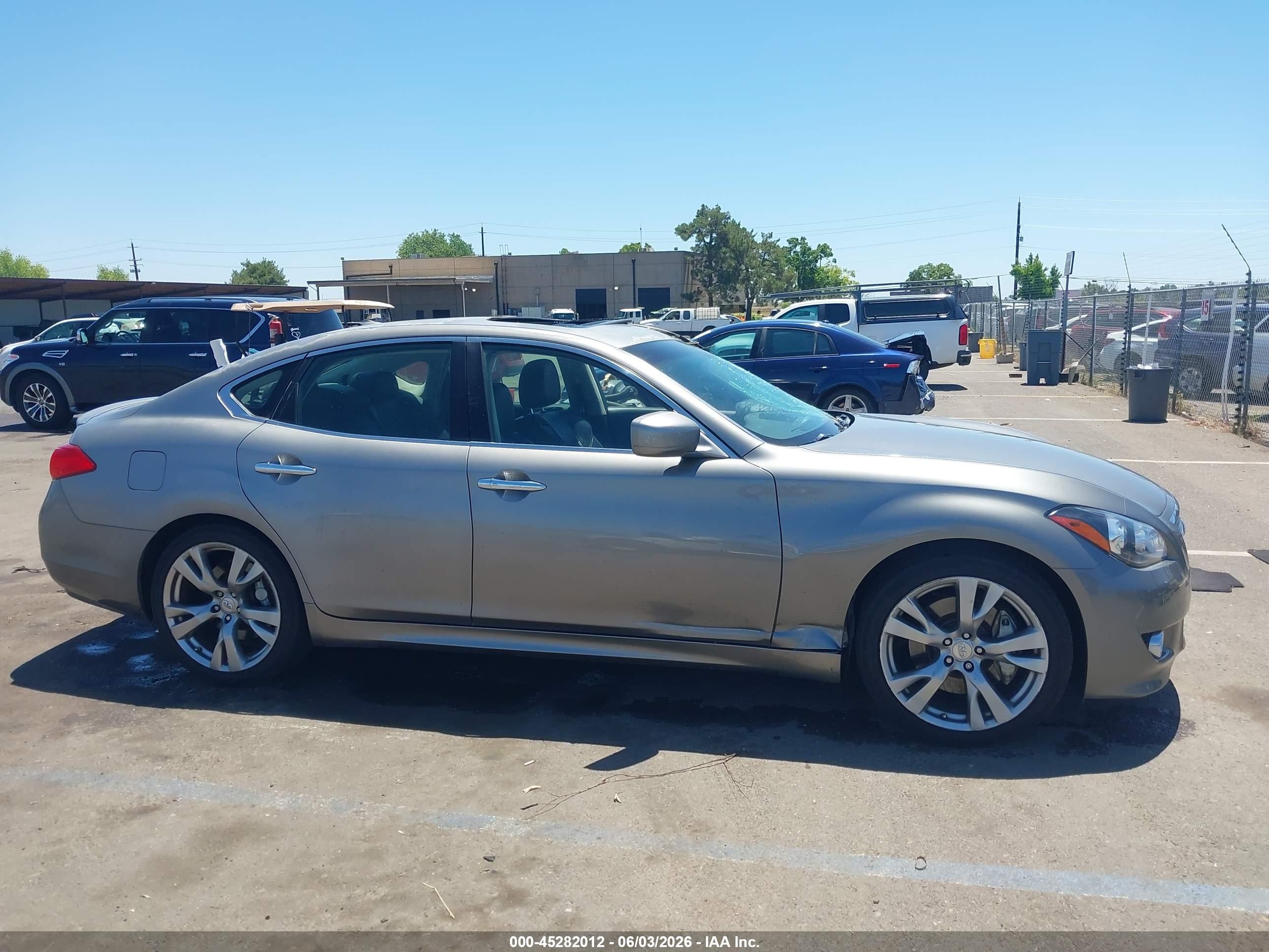 2011 Infiniti M37   Gray vin: JN1BY1AP4BM321959