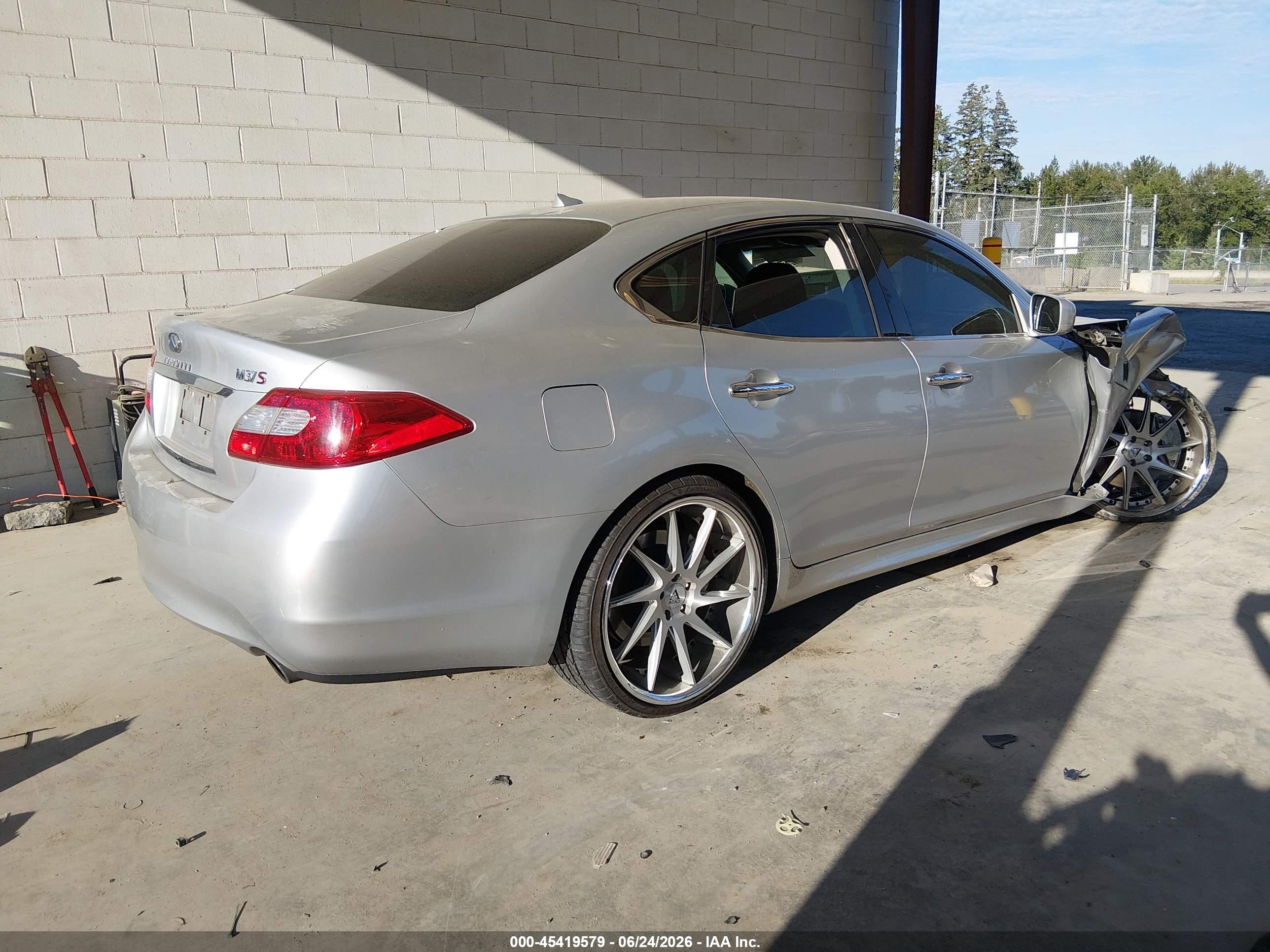 2012 Infiniti M37   Серебряный vin: JN1BY1AP4CM332137
