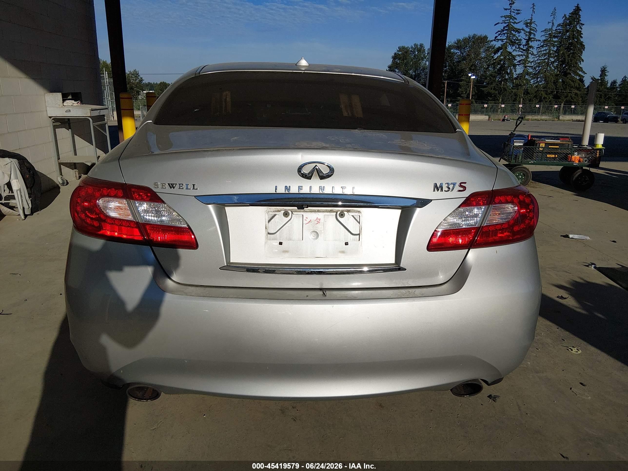 2012 Infiniti M37   Серебряный vin: JN1BY1AP4CM332137