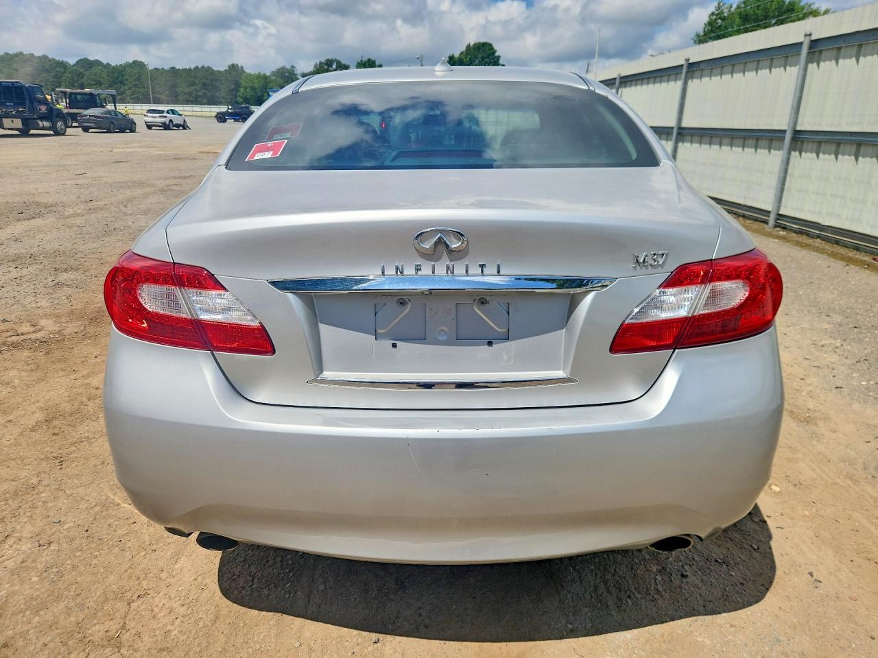 2012 Infiniti M37 Base Silver vin: JN1BY1AP4CM334101