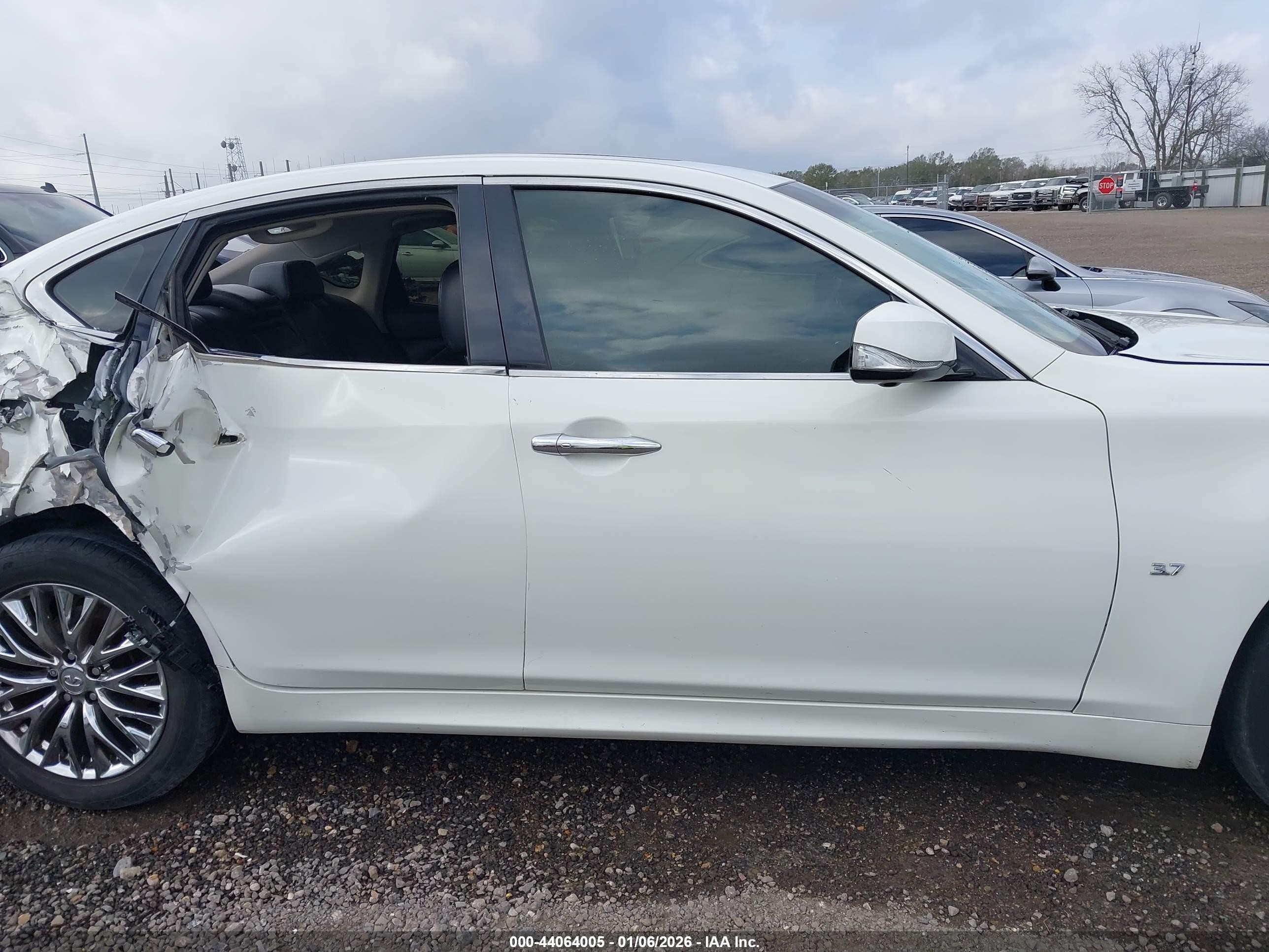 2015 Infiniti Q70 3.7 White vin: JN1BY1AP4FM541639