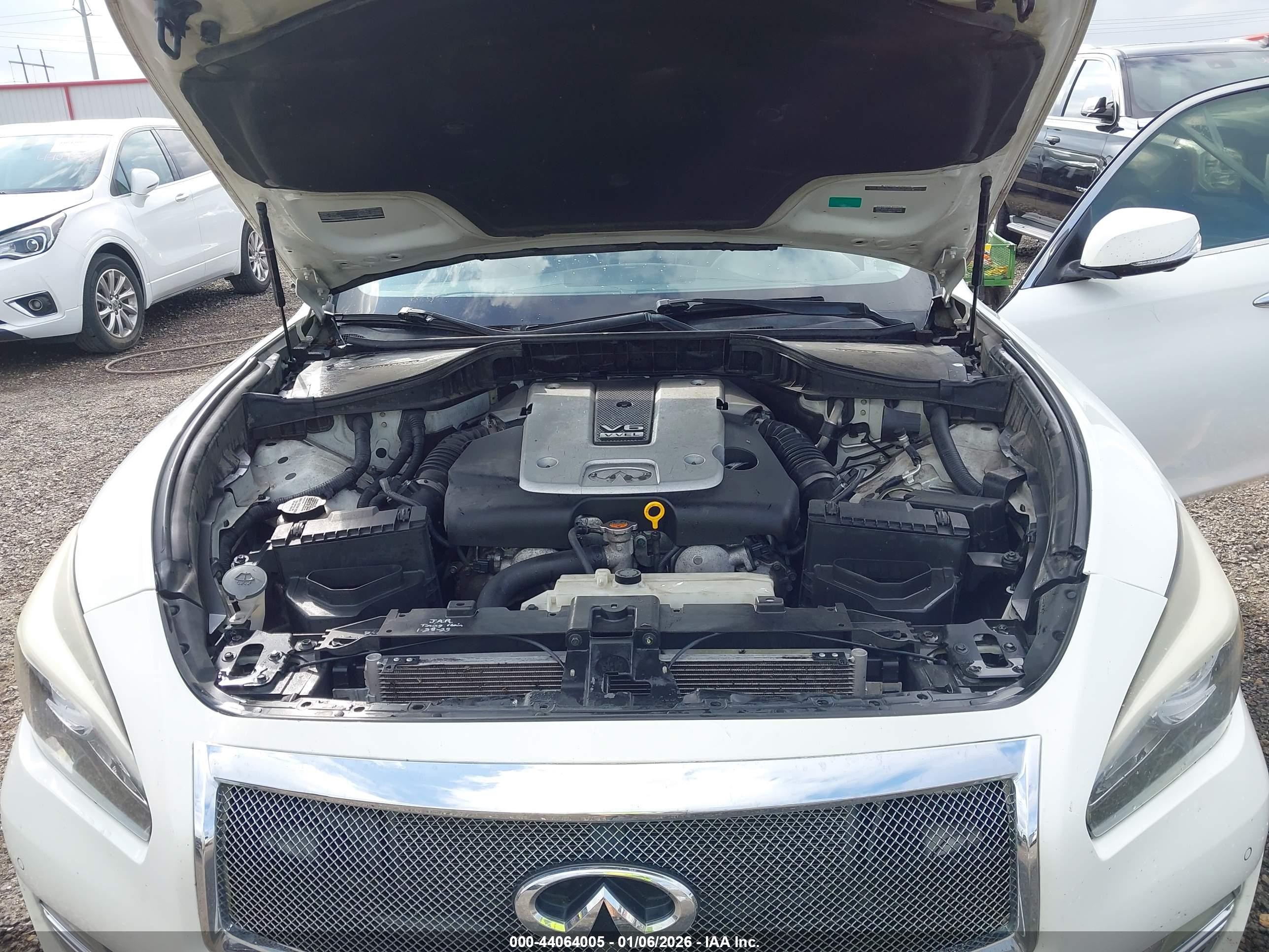2015 Infiniti Q70 3.7 White vin: JN1BY1AP4FM541639