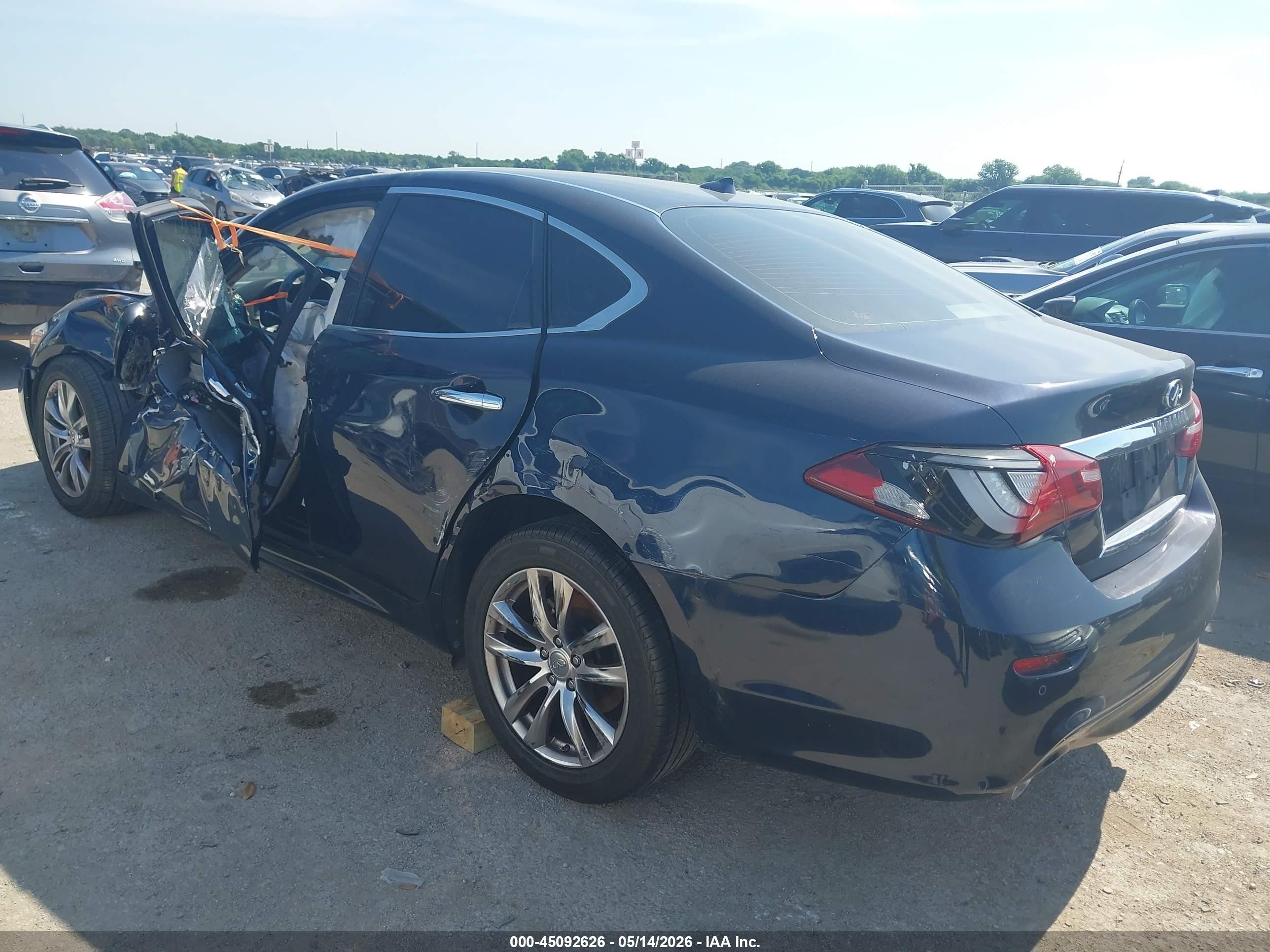 2018 Infiniti Q70 3.7 Luxe Blue vin: JN1BY1AP4JM180163