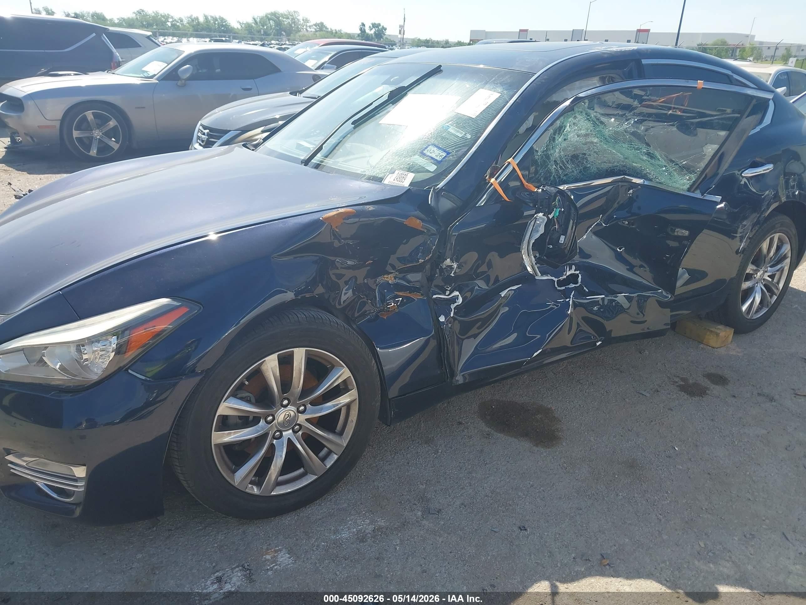 2018 Infiniti Q70 3.7 Luxe Blue vin: JN1BY1AP4JM180163