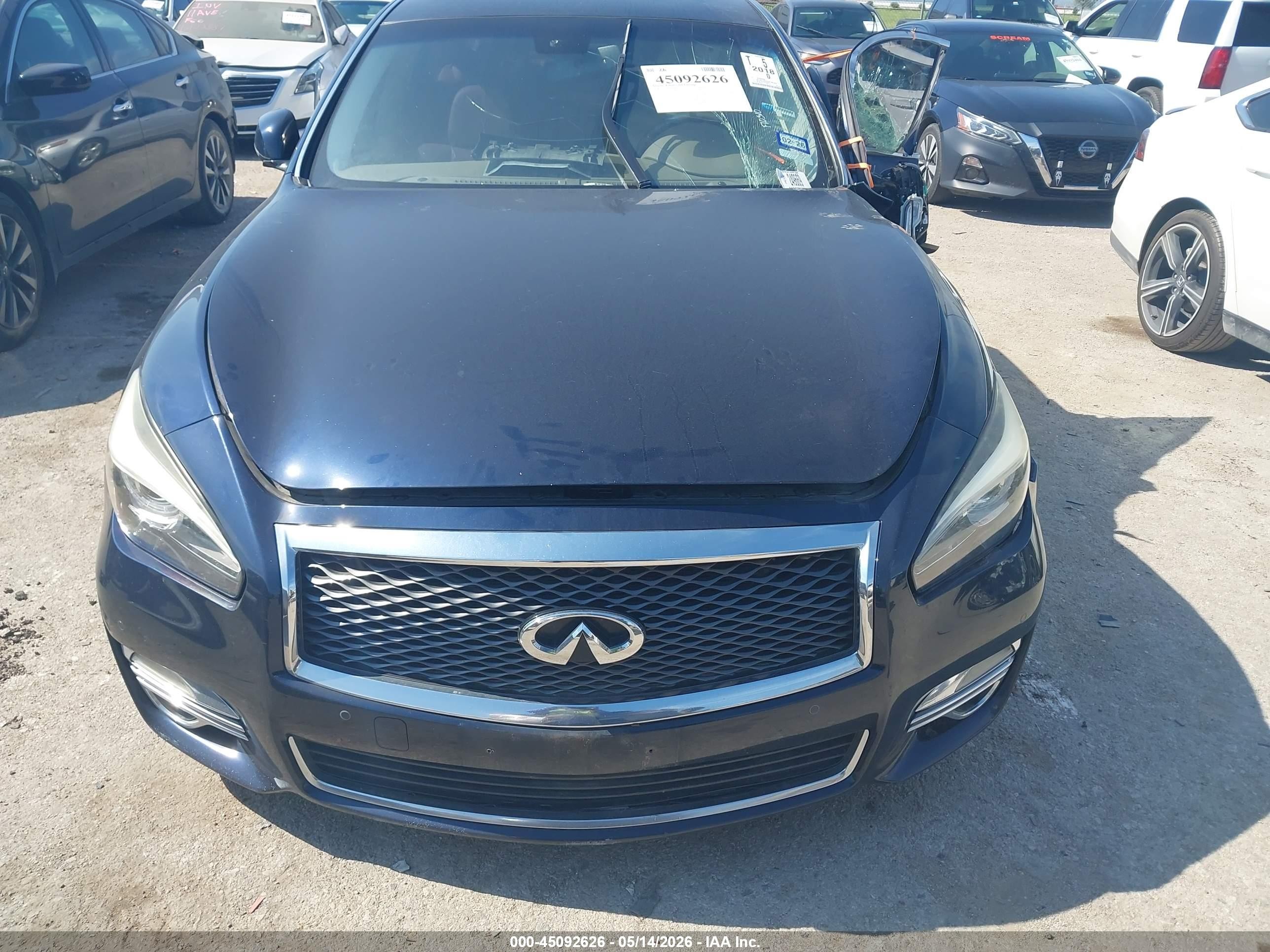 2018 Infiniti Q70 3.7 Luxe Blue vin: JN1BY1AP4JM180163