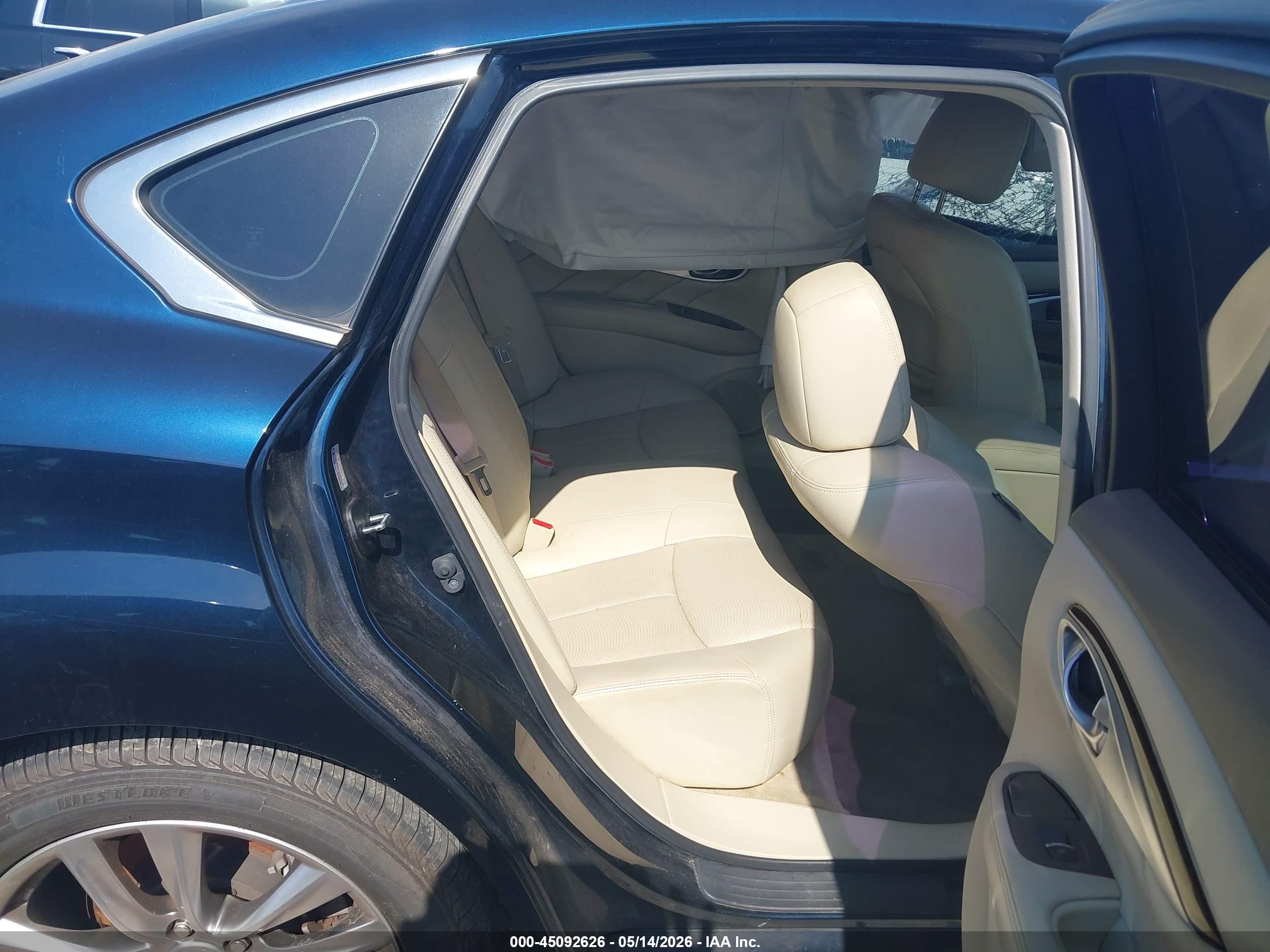 2018 Infiniti Q70 3.7 Luxe Blue vin: JN1BY1AP4JM180163