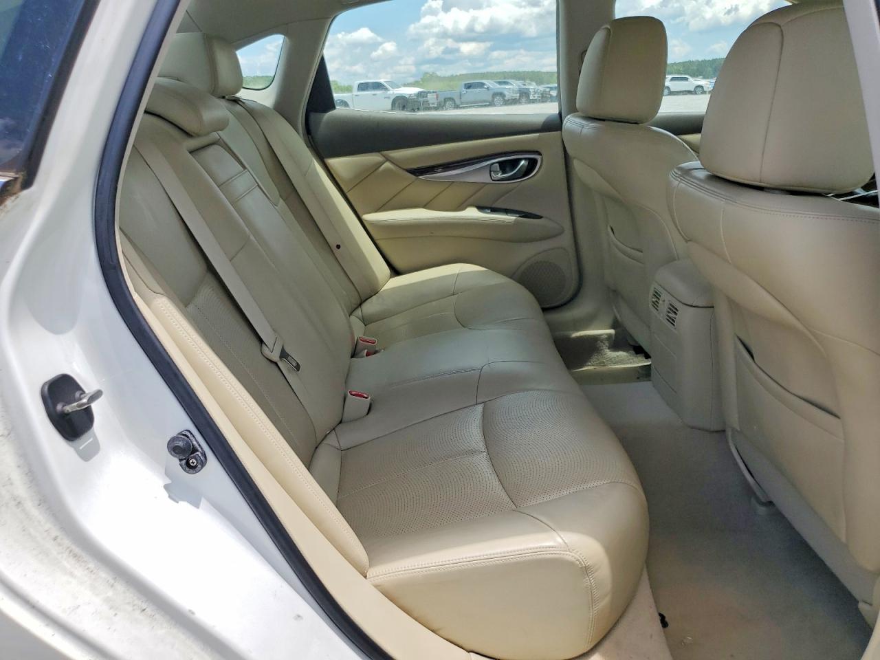 2011 Infiniti M37 Base White vin: JN1BY1AP5BM320058