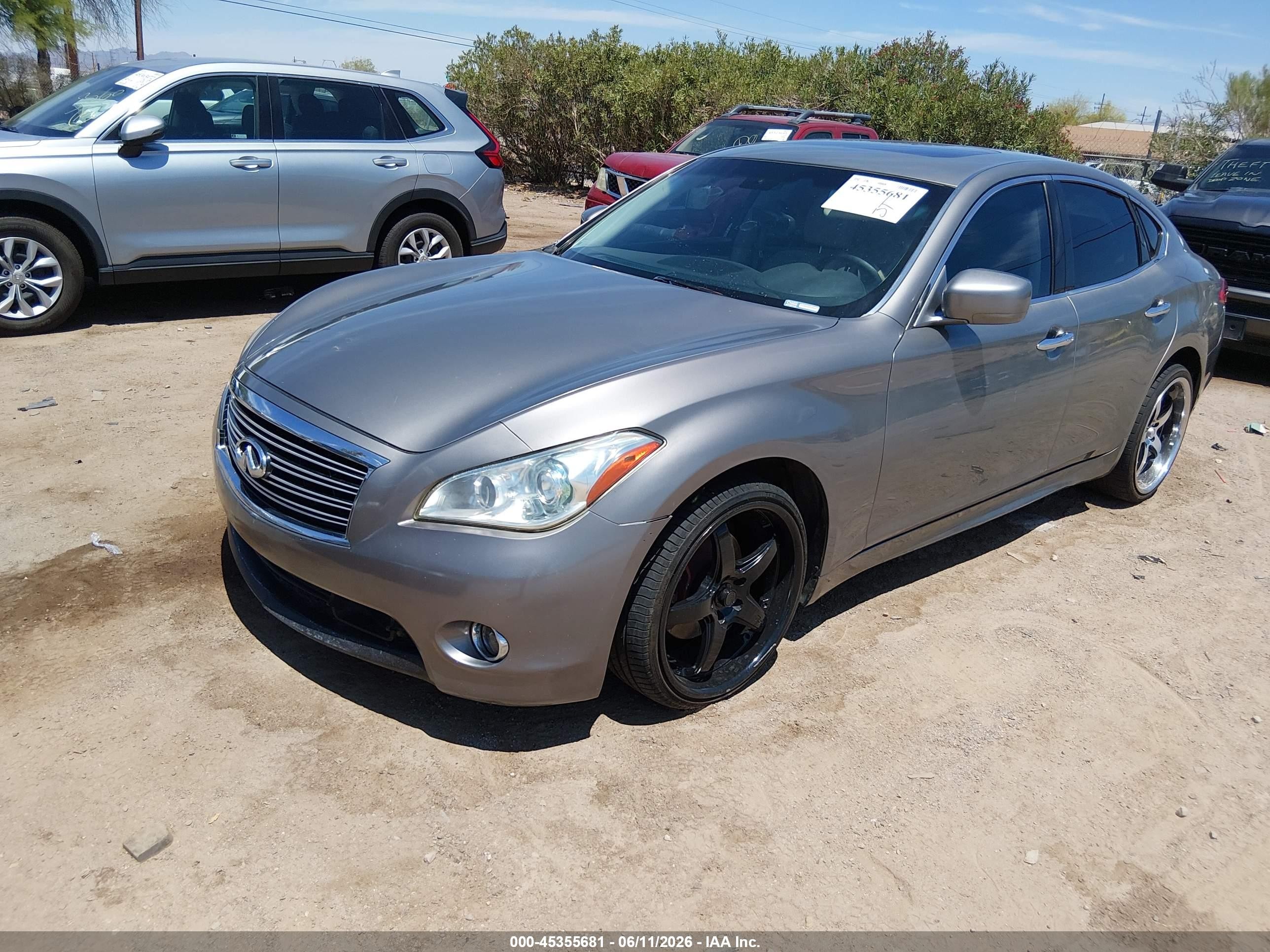 2011 Infiniti M37 Silver vin: JN1BY1AP5BM325812
