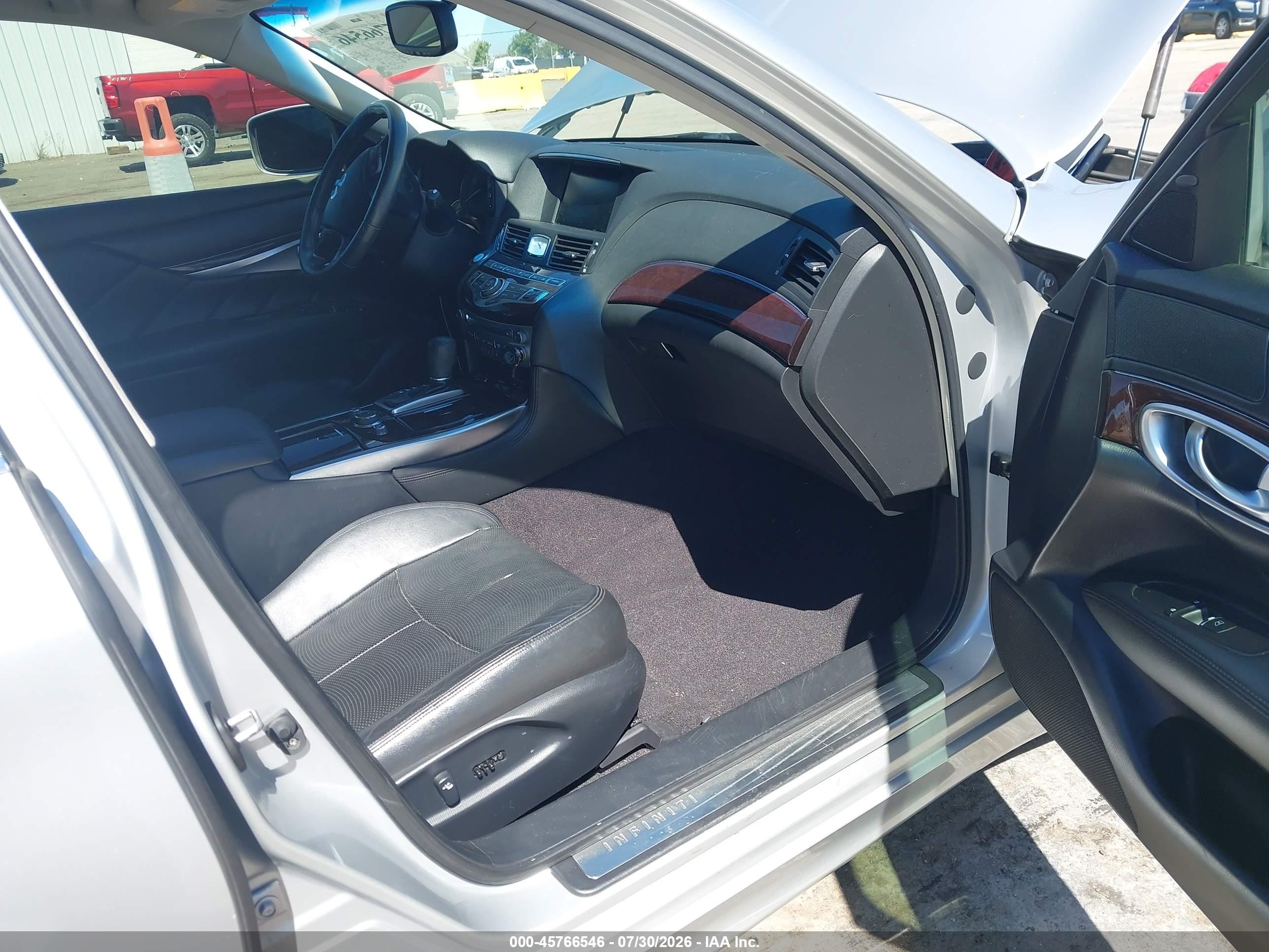 2012 Infiniti M37   Серебряный vin: JN1BY1AP5CM330901