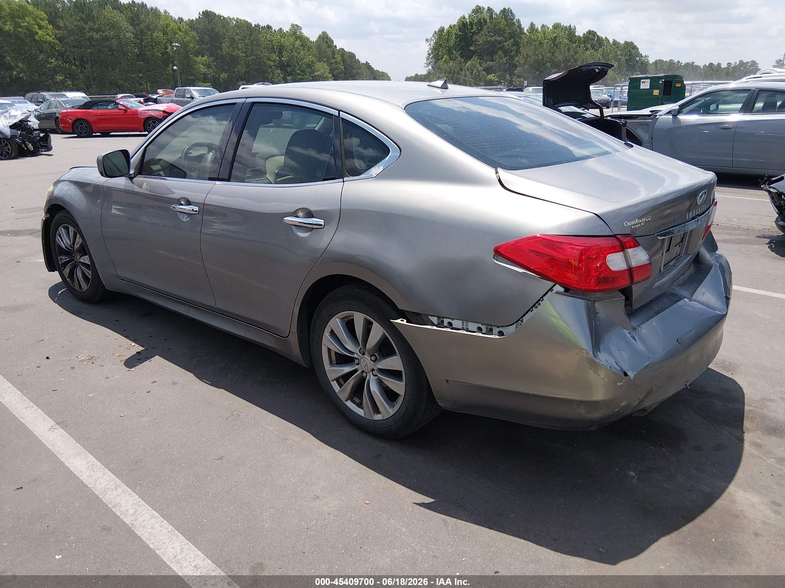 2013 Infiniti M37   Silver vin: JN1BY1AP5DM511790