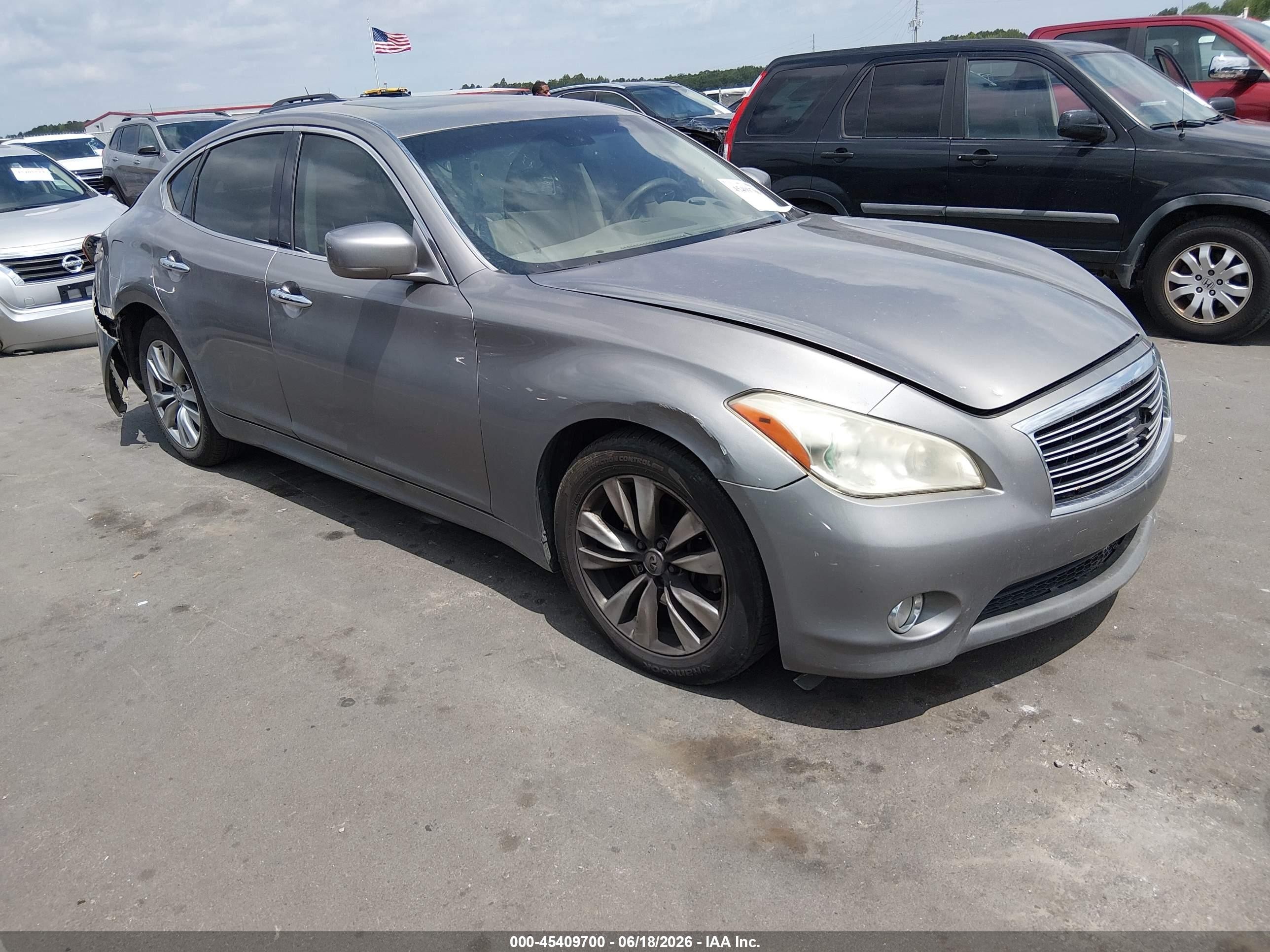 2013 Infiniti M37   Silver vin: JN1BY1AP5DM511790