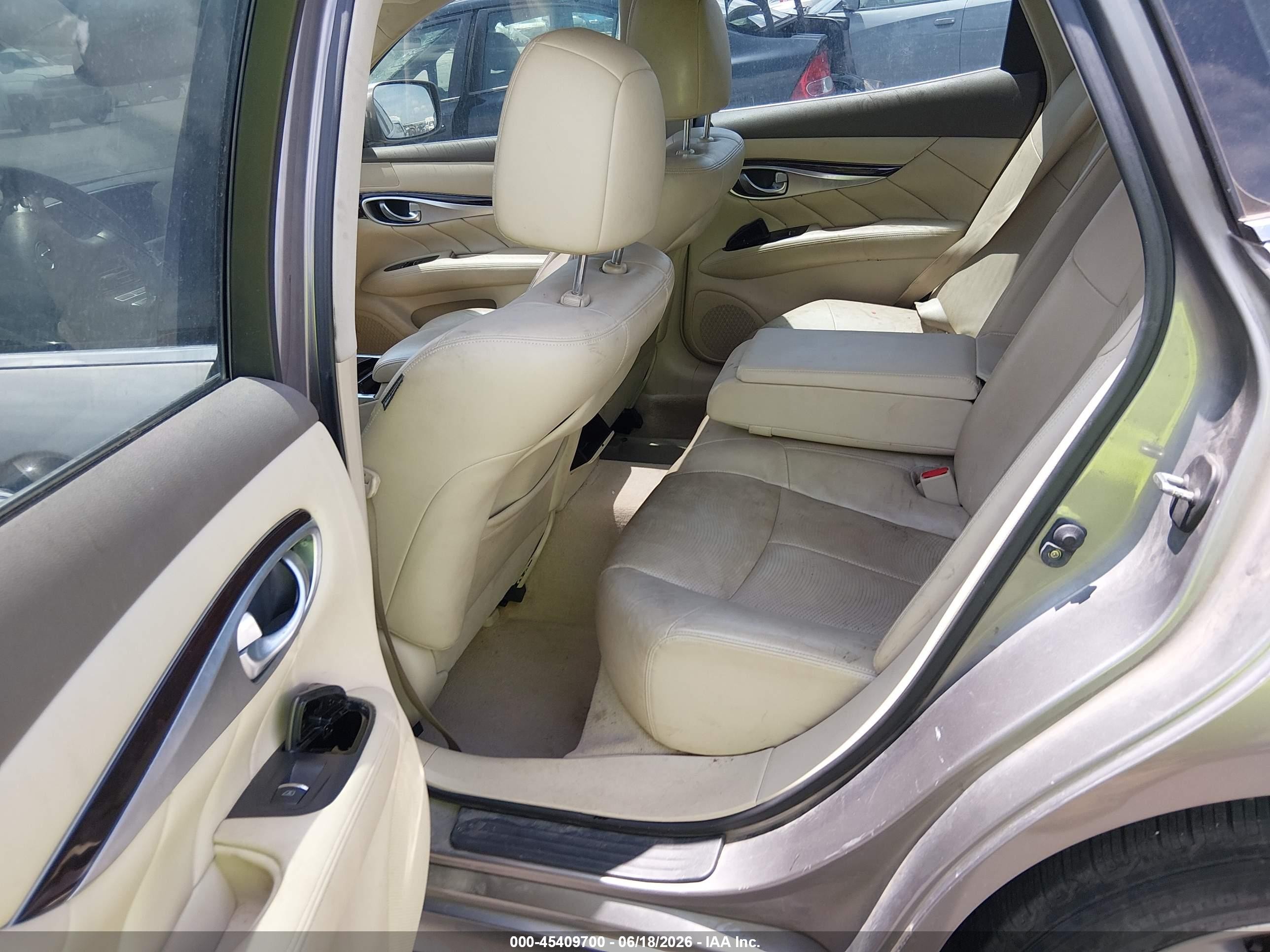 2013 Infiniti M37   Silver vin: JN1BY1AP5DM511790