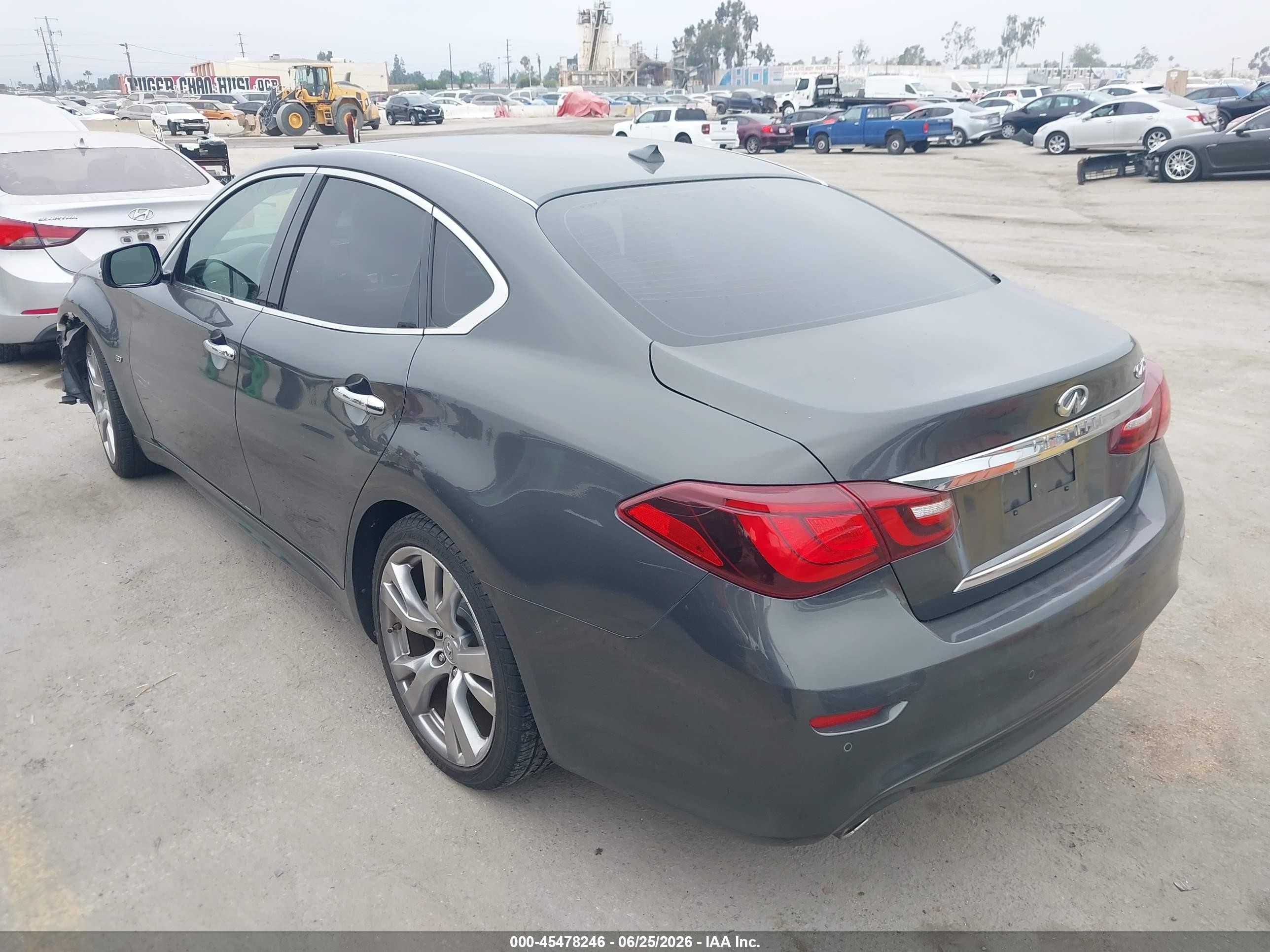 2015 Infiniti Q70 3.7 Gray vin: JN1BY1AP5FM540502