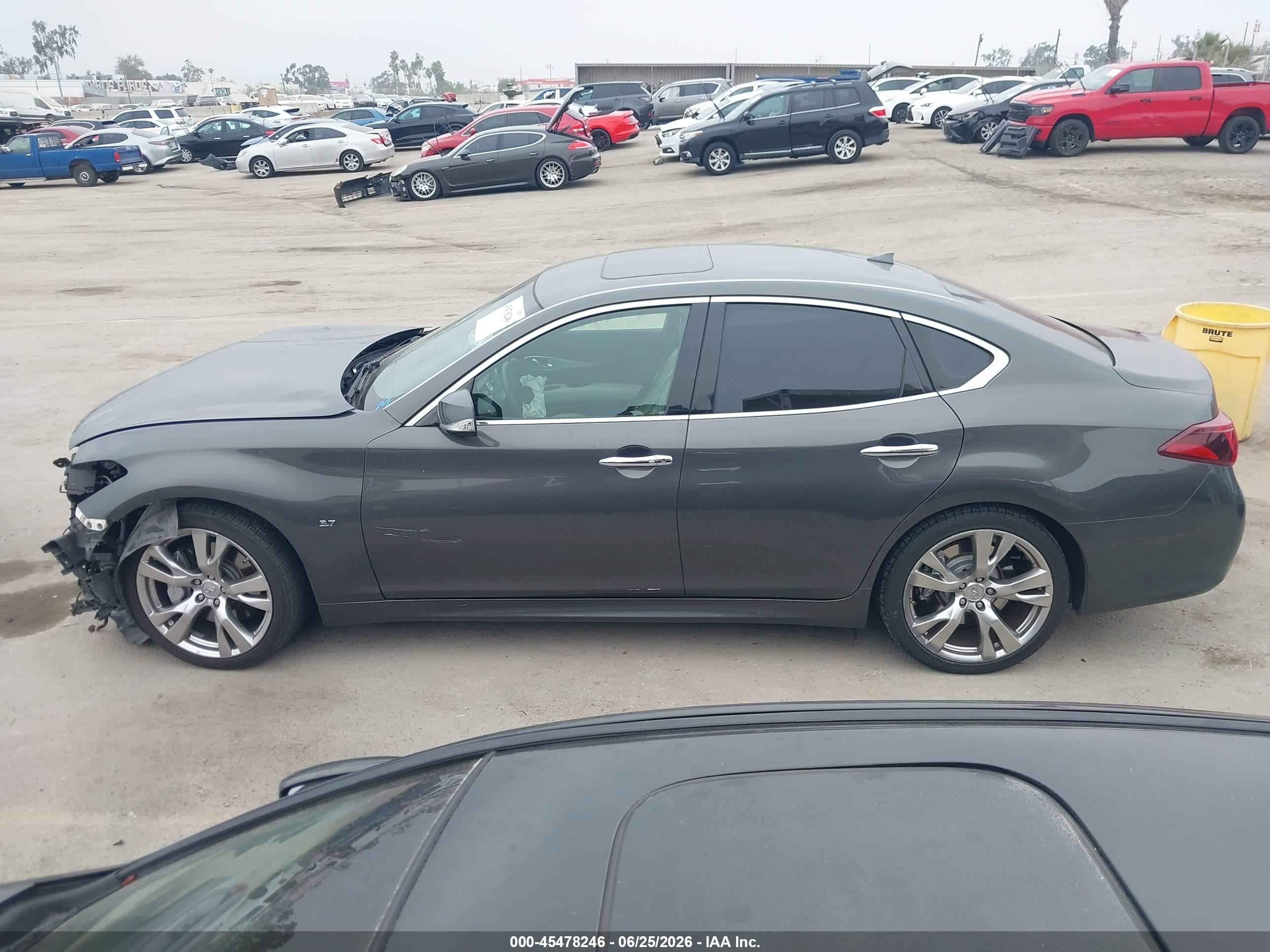 2015 Infiniti Q70 3.7 Gray vin: JN1BY1AP5FM540502