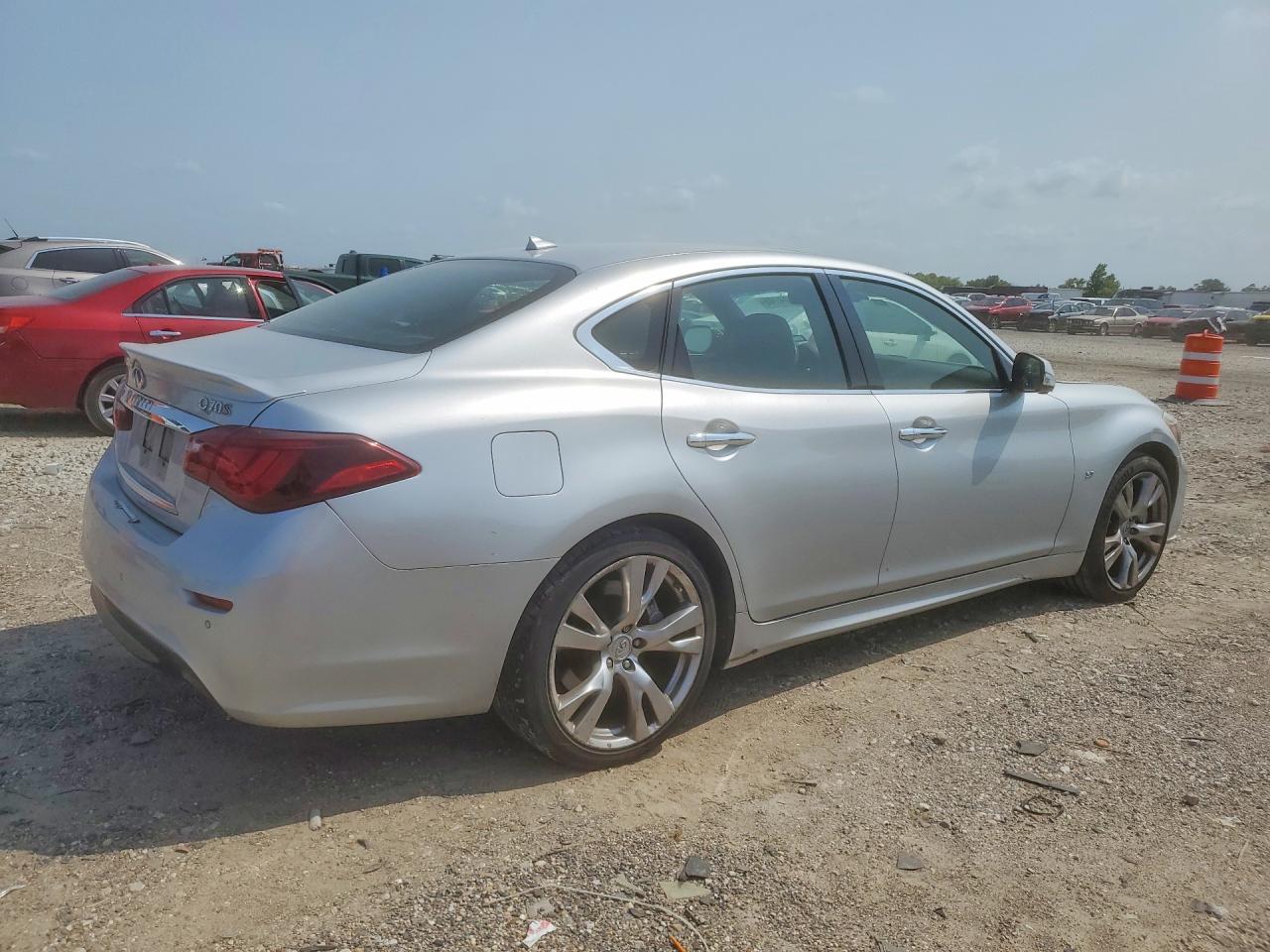 2015 Infiniti Q70 Silver vin: JN1BY1AP5FM541990