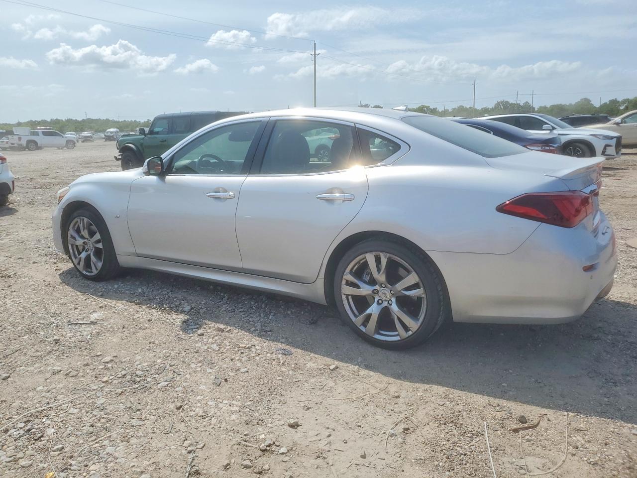 2015 Infiniti Q70 Silver vin: JN1BY1AP5FM541990