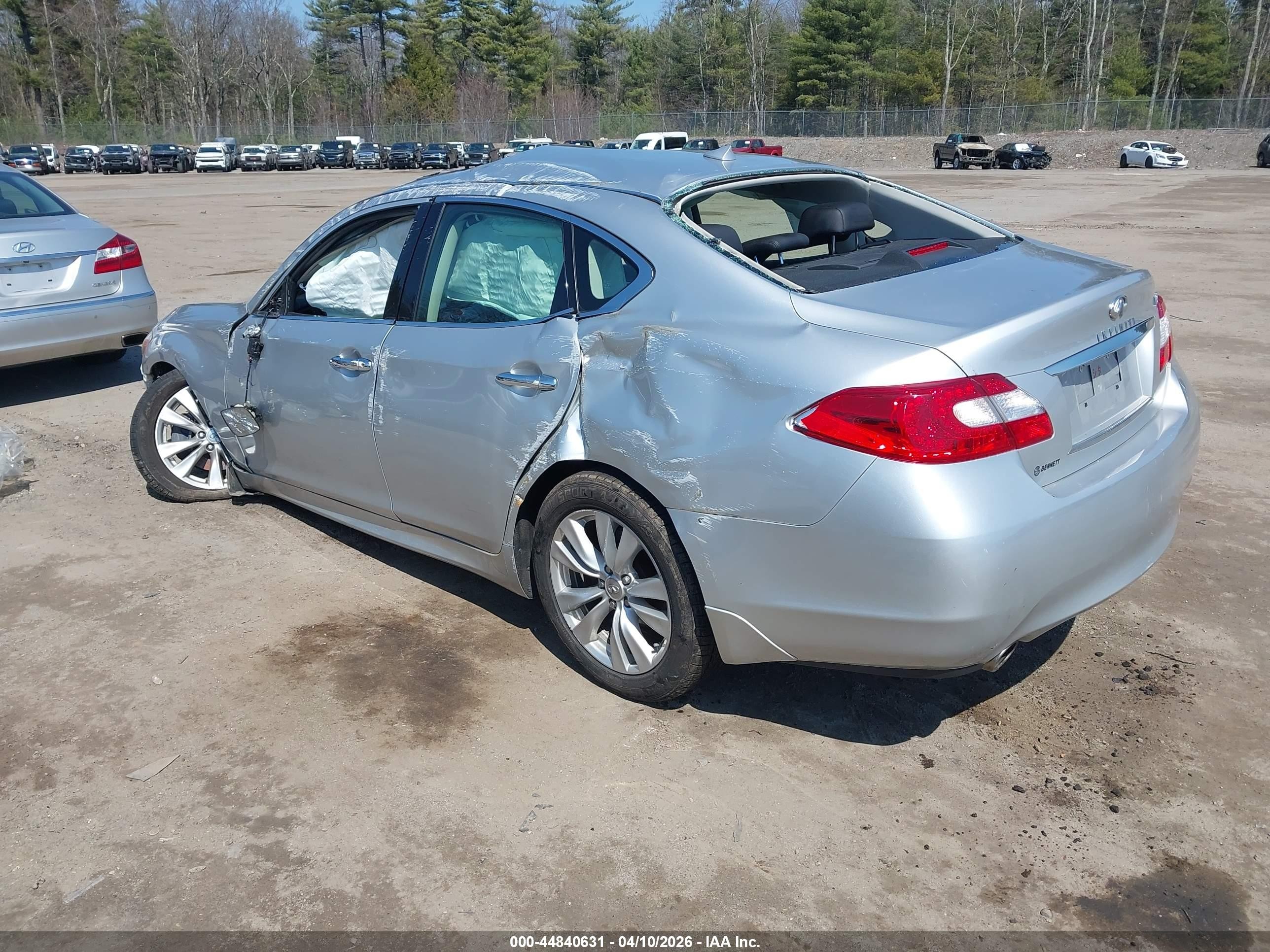 2011 Infiniti M37   Silver vin: JN1BY1AP6BM322949
