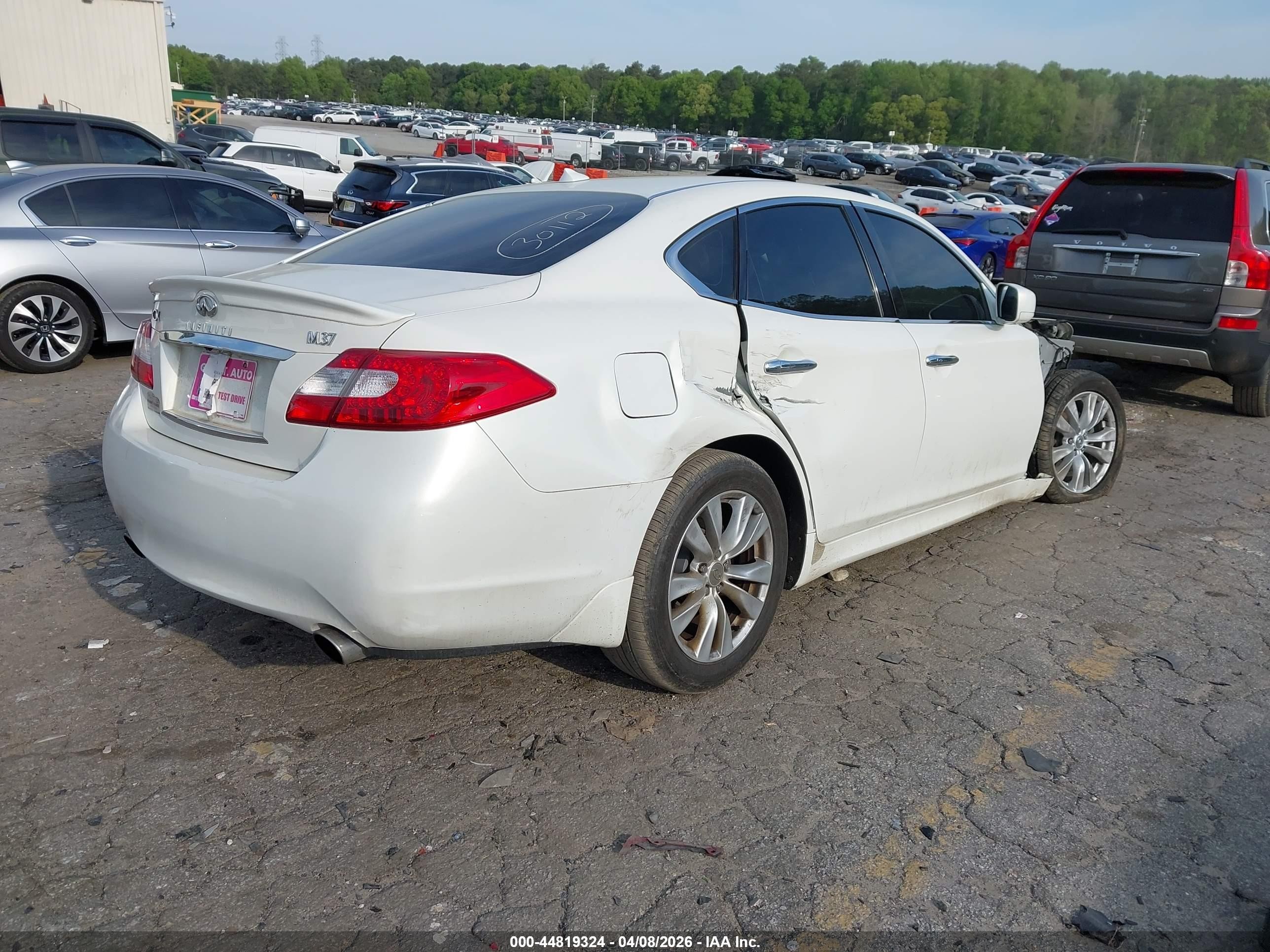 2011 Infiniti M37   White vin: JN1BY1AP6BM325043