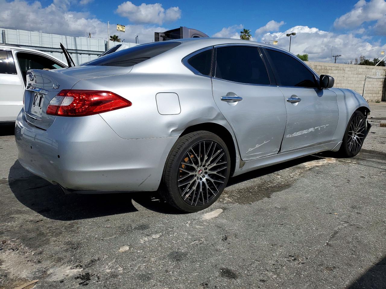 2012 Infiniti M37 Silver vin: JN1BY1AP6CM332320