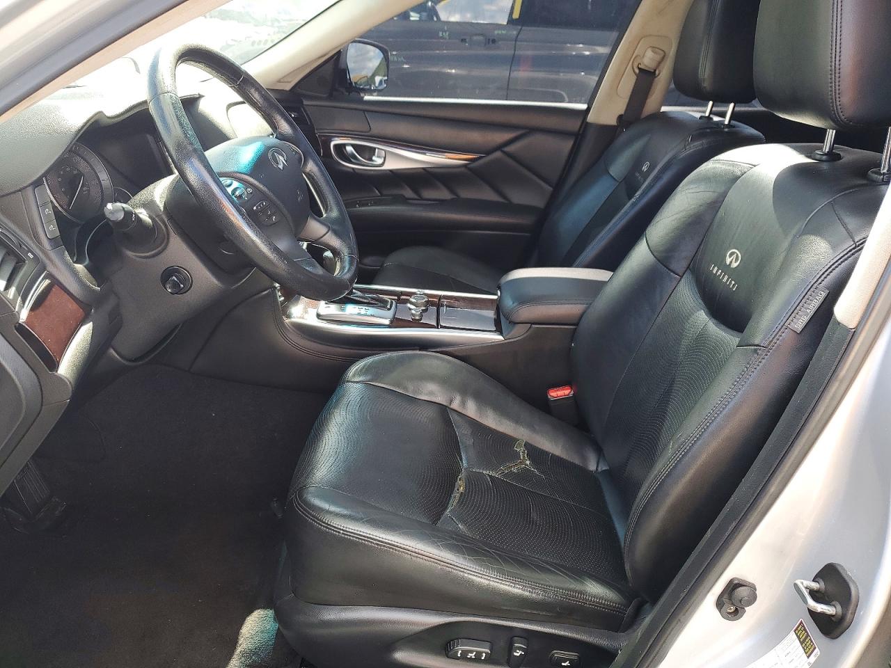 2012 Infiniti M37 Silver vin: JN1BY1AP6CM332320