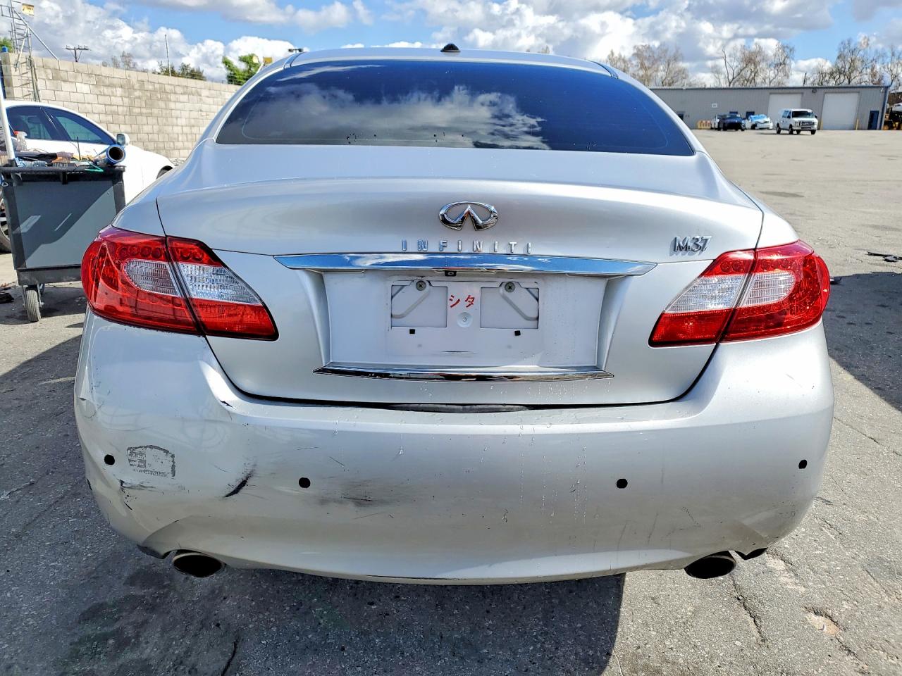 2012 Infiniti M37 Silver vin: JN1BY1AP6CM332320
