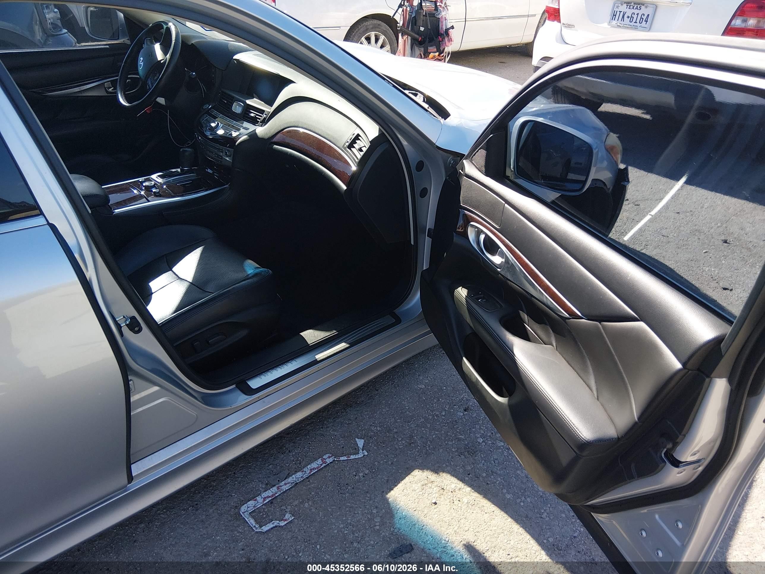 2013 Infiniti M37   Silver vin: JN1BY1AP6DM511295