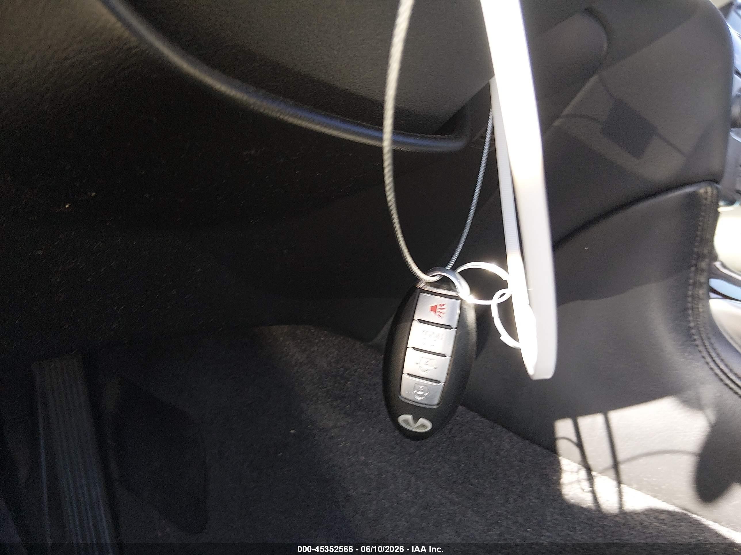 2013 Infiniti M37   Silver vin: JN1BY1AP6DM511295