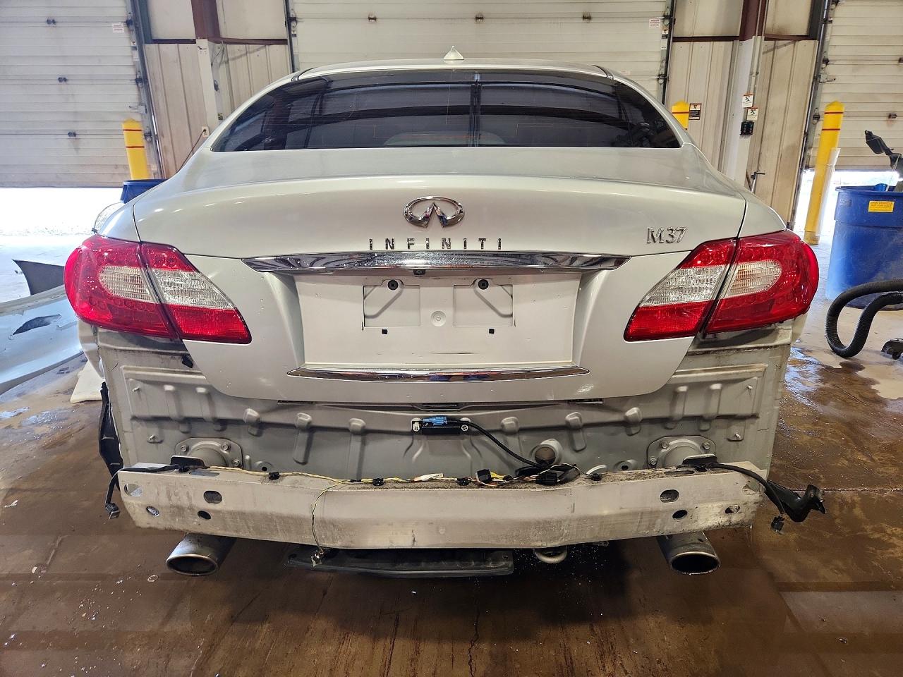 2013 Infiniti M37 Base Silver vin: JN1BY1AP6DM512169