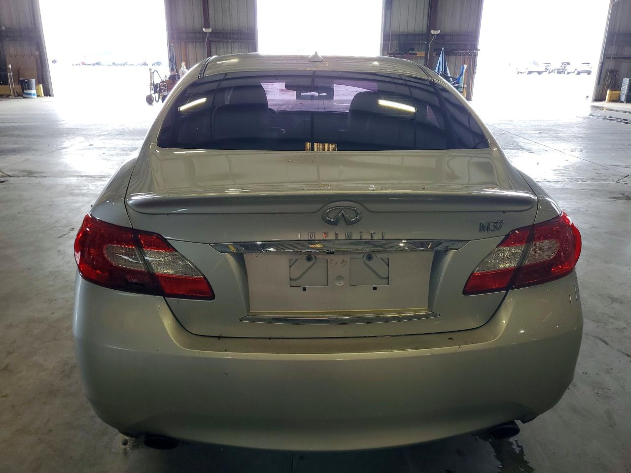 2011 Infiniti M37 Base Silver vin: JN1BY1AP8BM320345