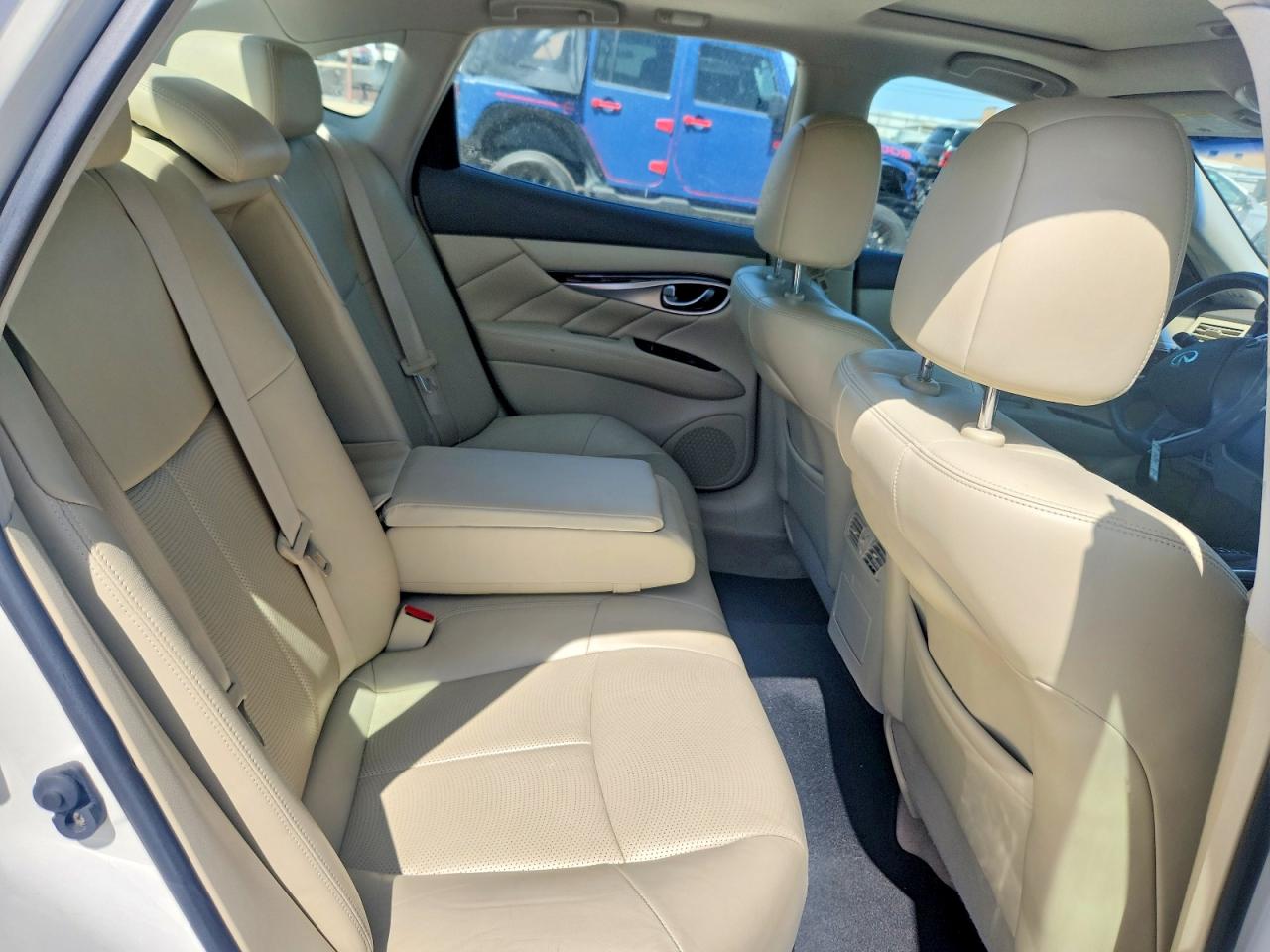 2012 Infiniti M37 Base Белый vin: JN1BY1AP8CM332612