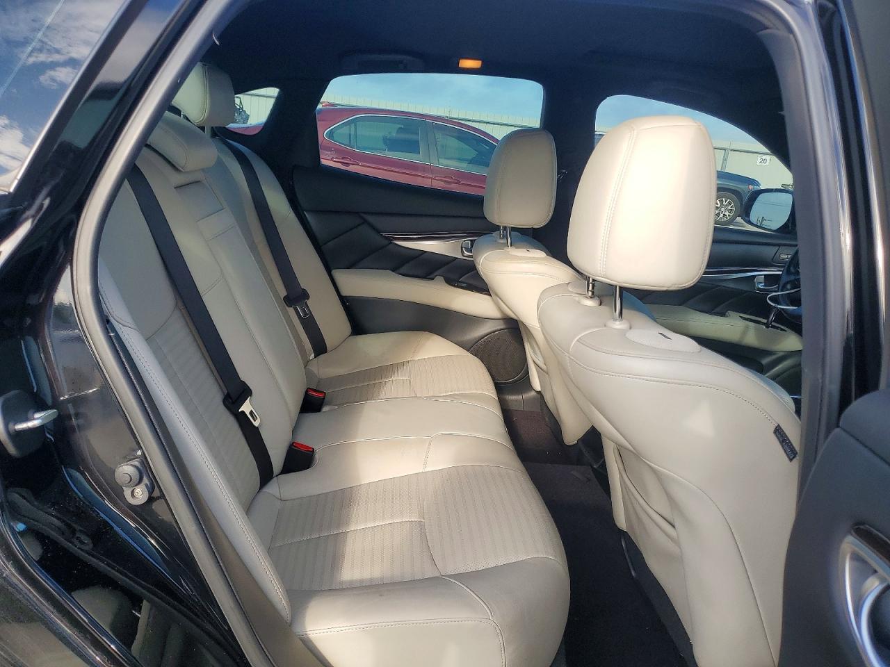 2014 Infiniti Q70 3.7 Black vin: JN1BY1AP8EM260538