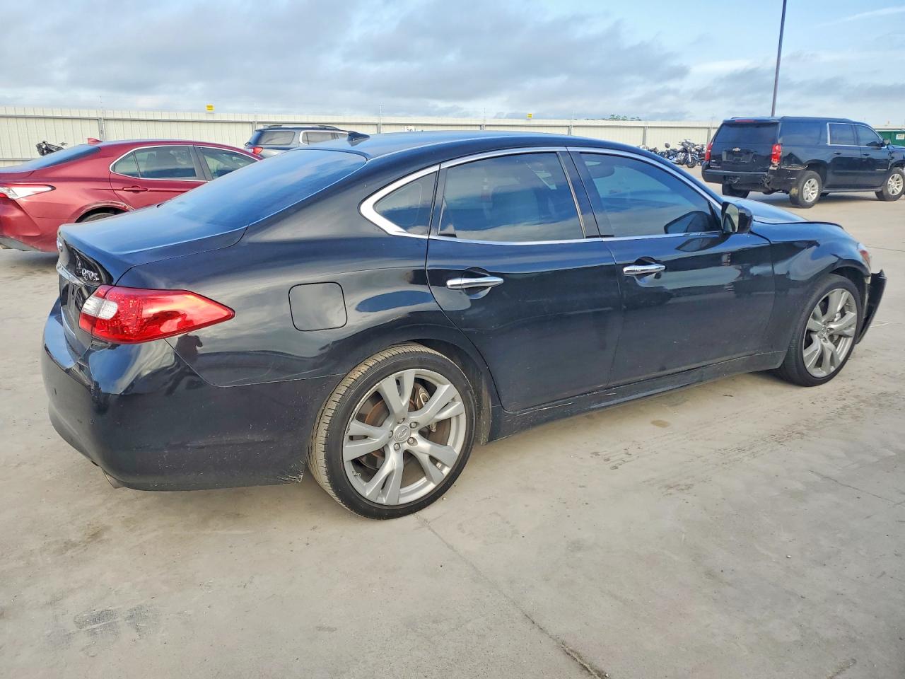 2014 Infiniti Q70 3.7 Black vin: JN1BY1AP8EM260538