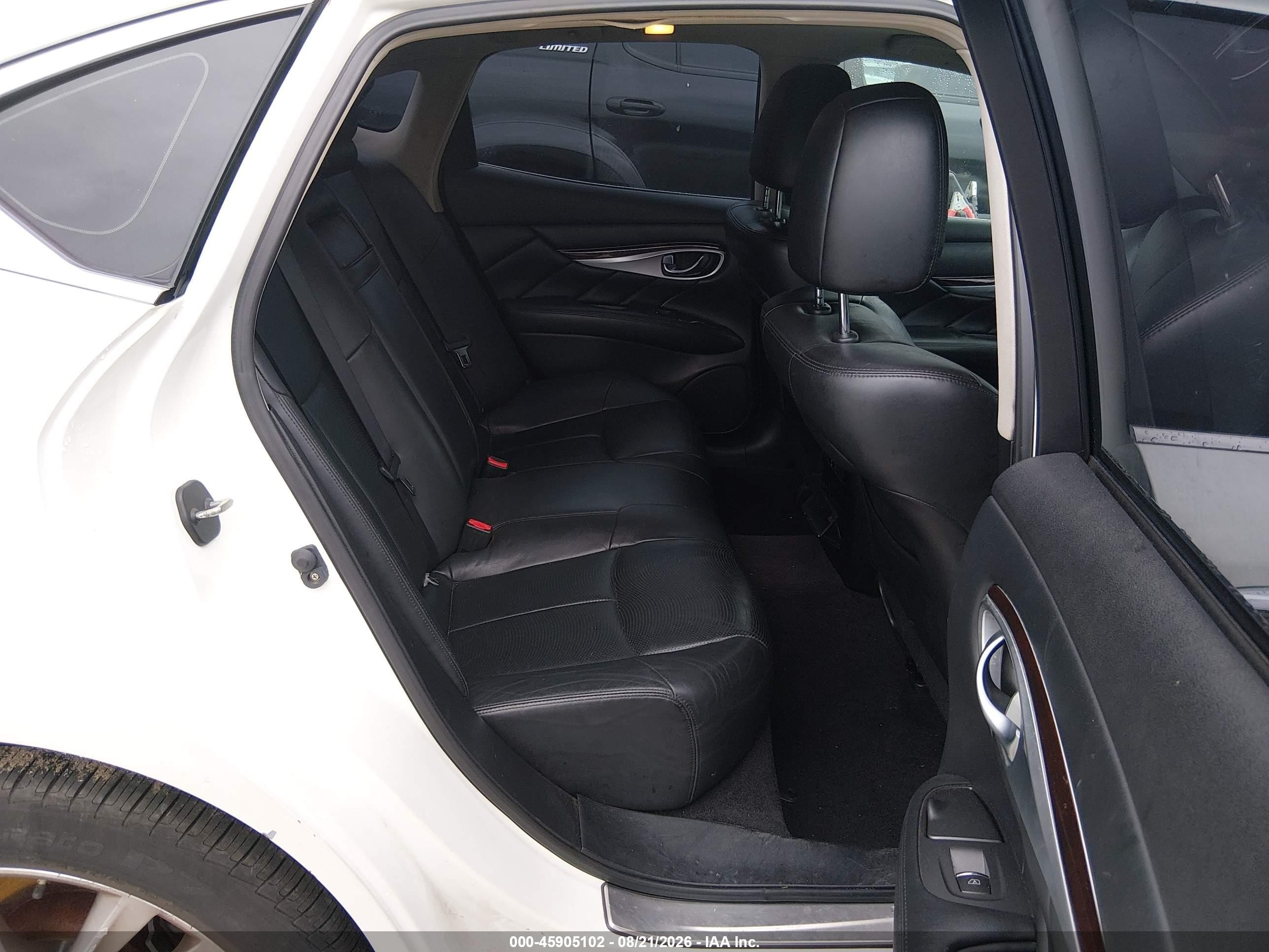 2015 Infiniti Q70 3.7 White vin: JN1BY1AP8FM540316