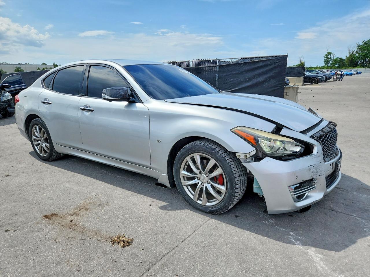 2015 Infiniti Q70 3.7 Silver vin: JN1BY1AP8FM541997
